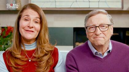 <b>Puesto 2. Bill y Melinda Gates, 305 millones de dólares.</b> Desde su fundación filantrópica el fundador de Microsoft y su esposa han hecho aportes para el desarrollo del tratamiento y la vacuna del covid-19. Los aportes que han realizado corresponden al <b>0.28%</b> de su fortuna total. <br>