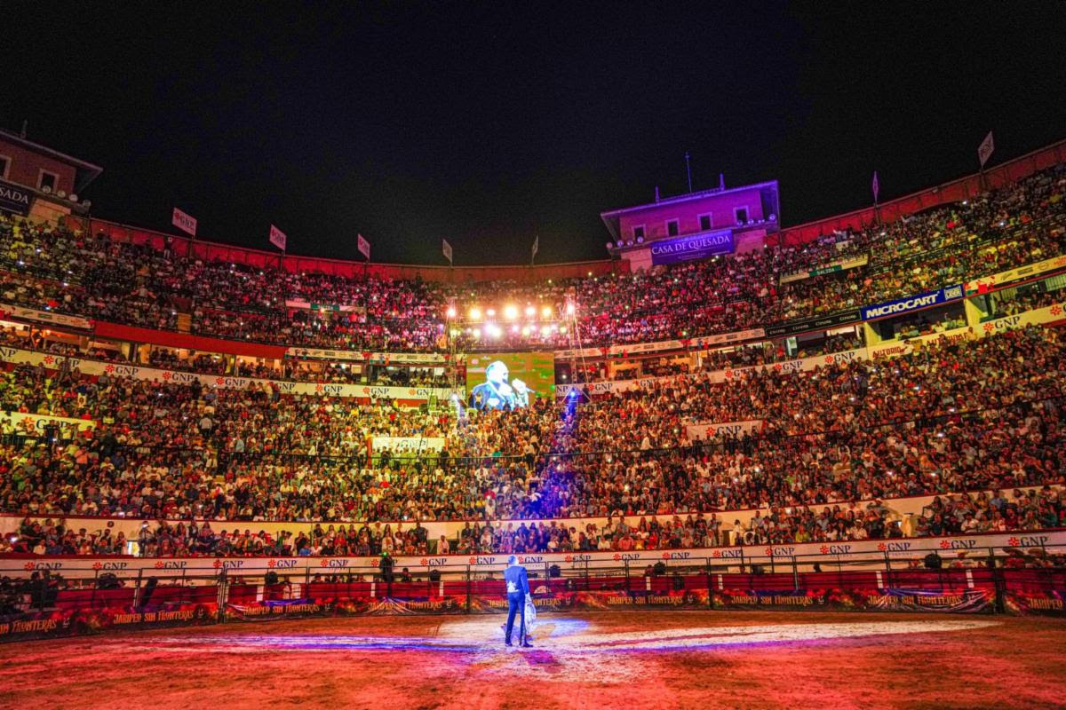 Jaripeo Sin Fronteras abarrotó la Plaza Monumental de Aguascalientes