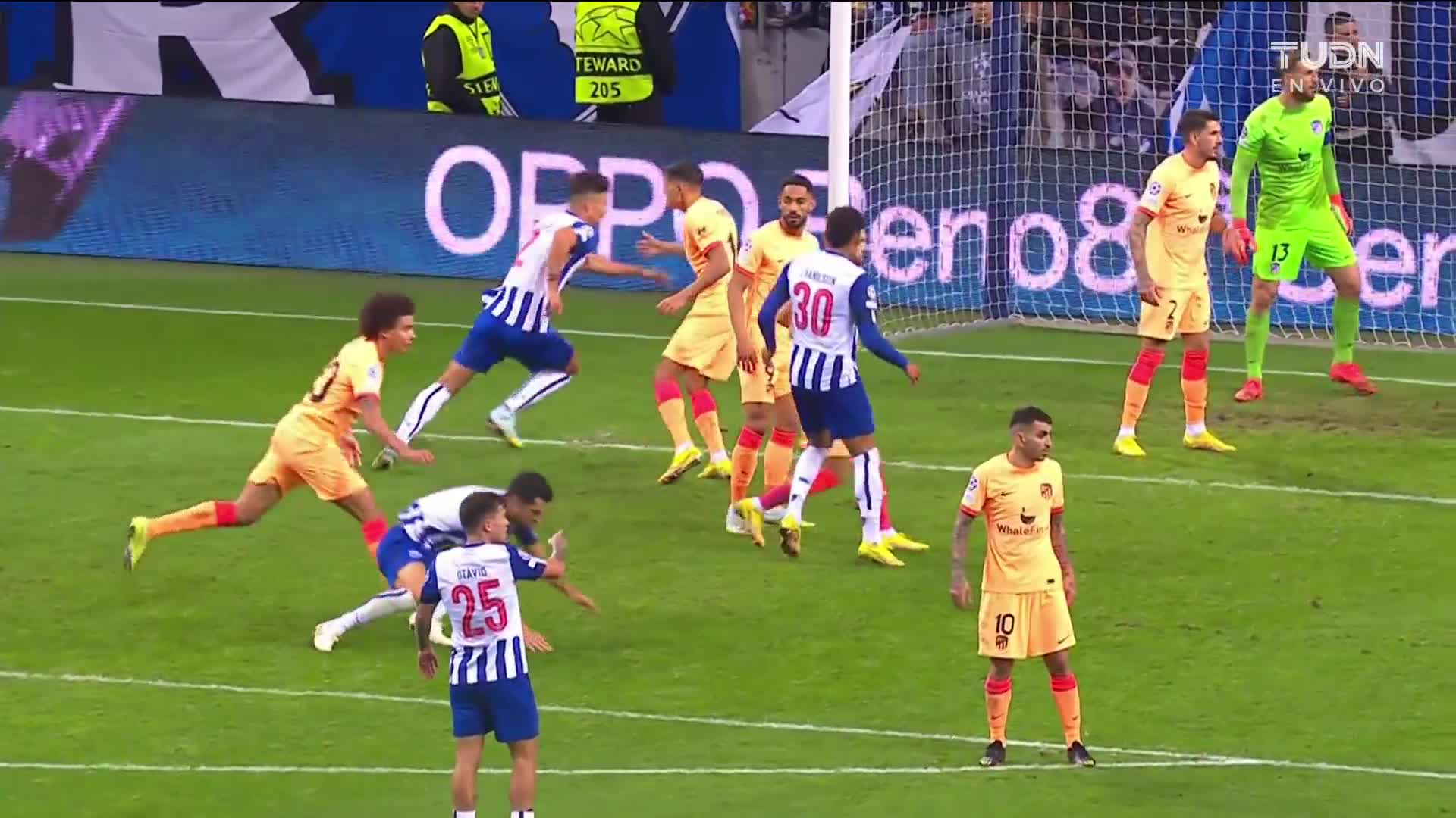 ¡TIRO ATAJADO! disparo por Francisco Evanilson