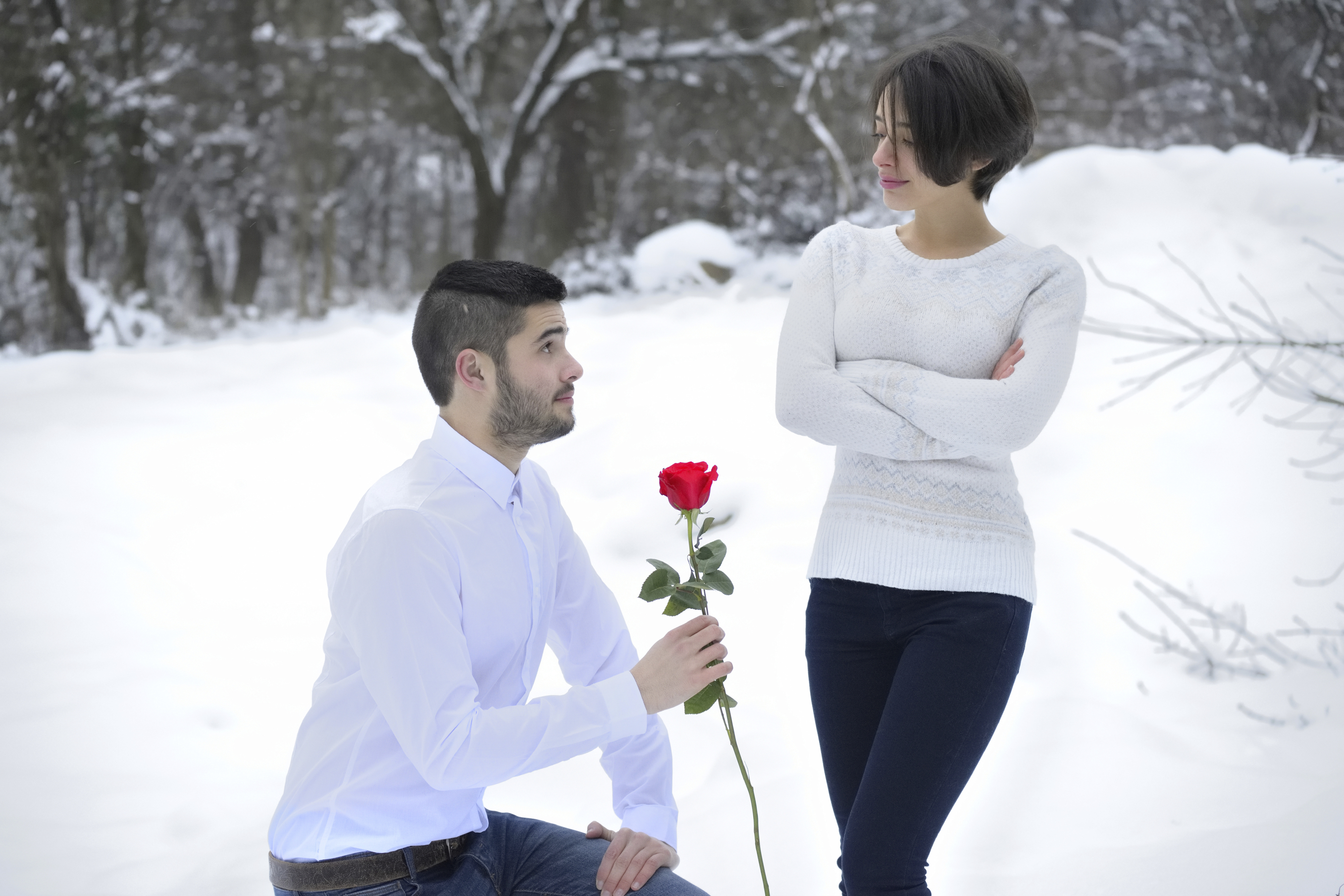 Какие то люди в попытках. Картинки для мемов. Какие то люди в попытках. Люди загорают у стен кремля. Высказывания о разочаровании в человеке.