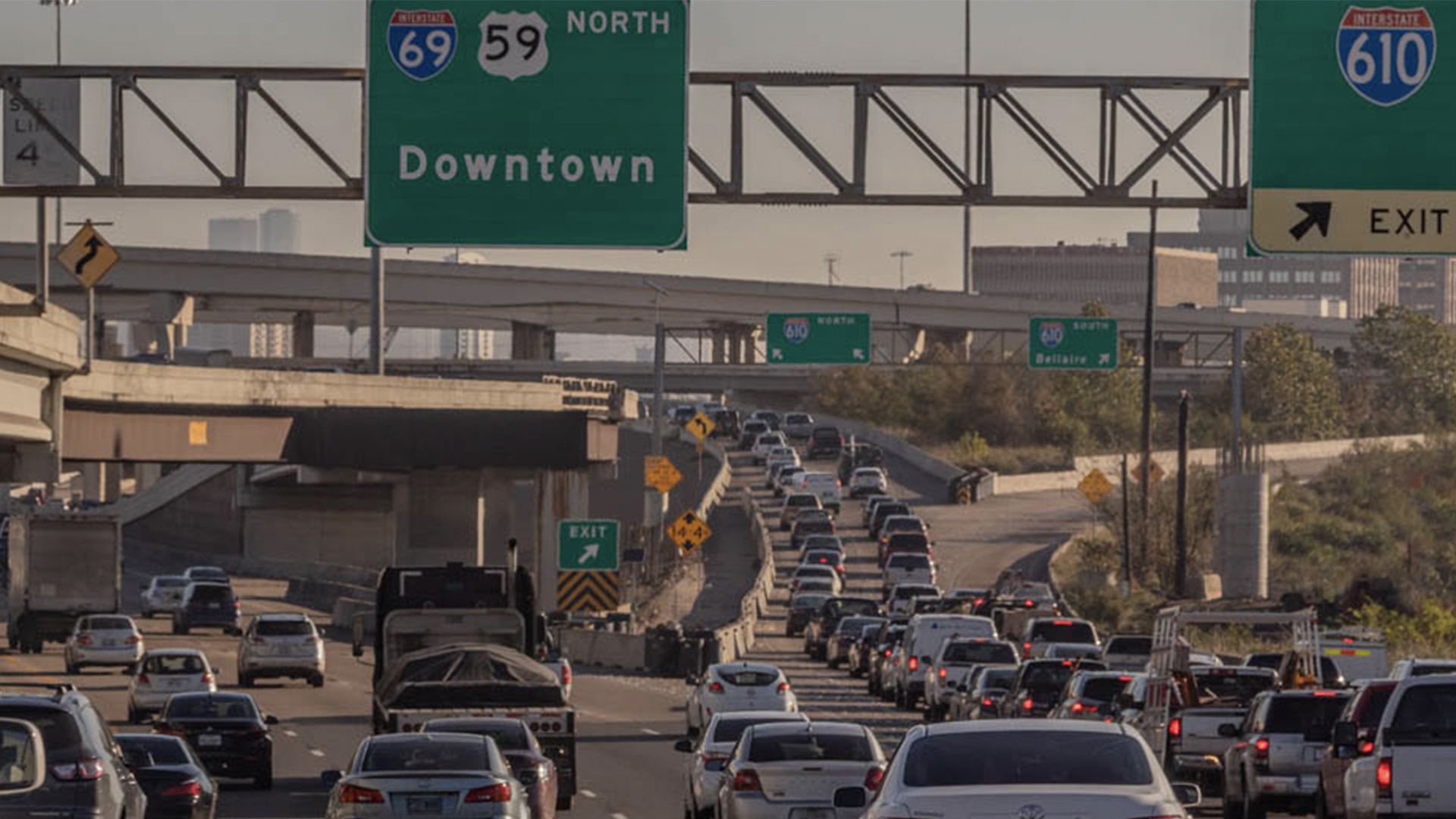 Cierran el cruce de las autopistas 610 y la 59 en Houston por trabajos