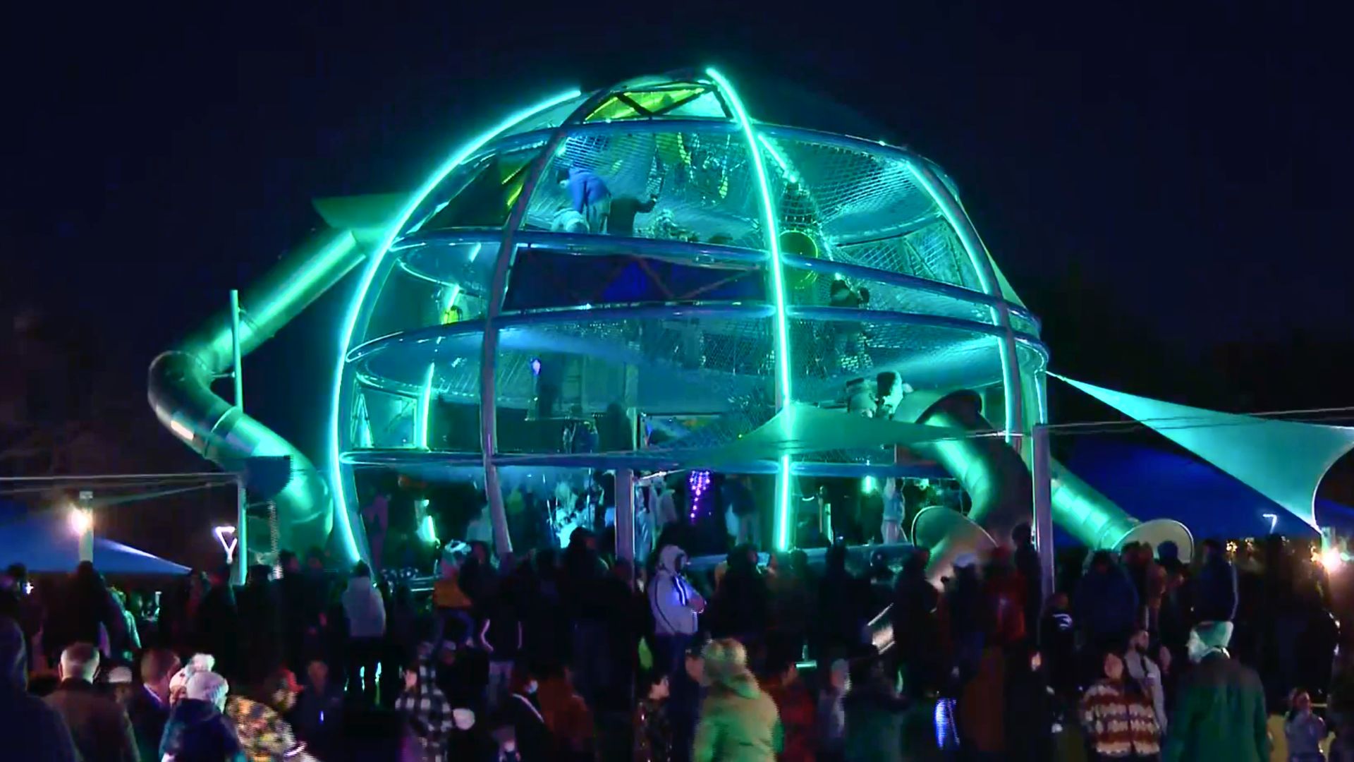 Inauguran Joya en Farmers Branch, el parque que brilla en la oscuridad