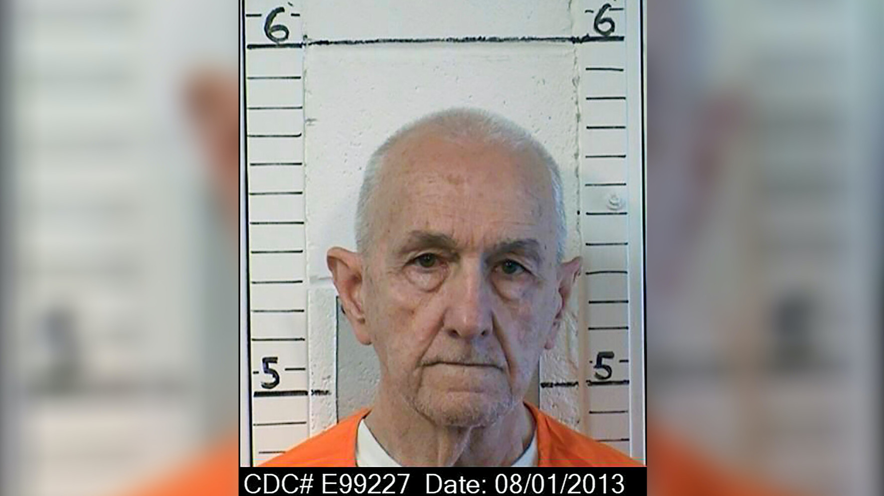 Hallan estrangulado a un asesino en serie en una prisión en California