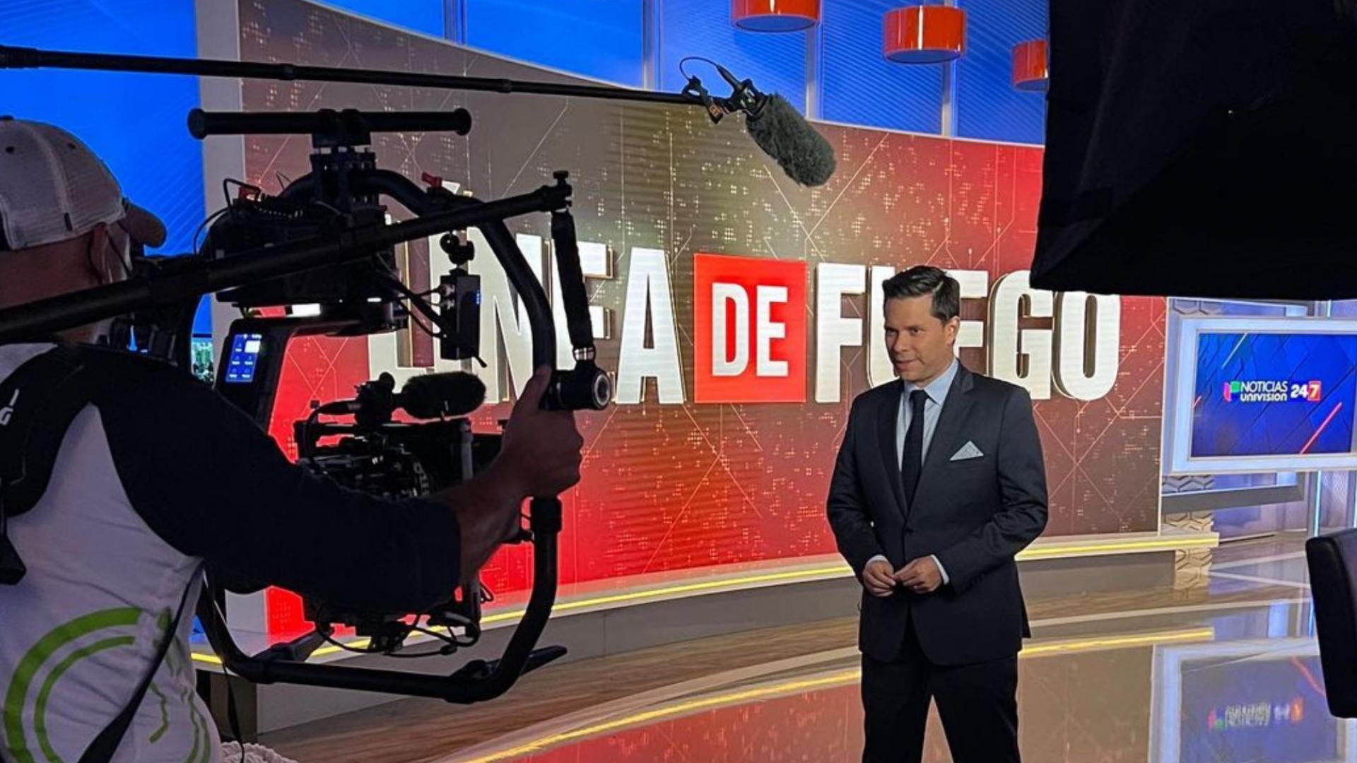 Luis Carlos V lez Debuta En Prende TV Con El Programa De Debate L nea 