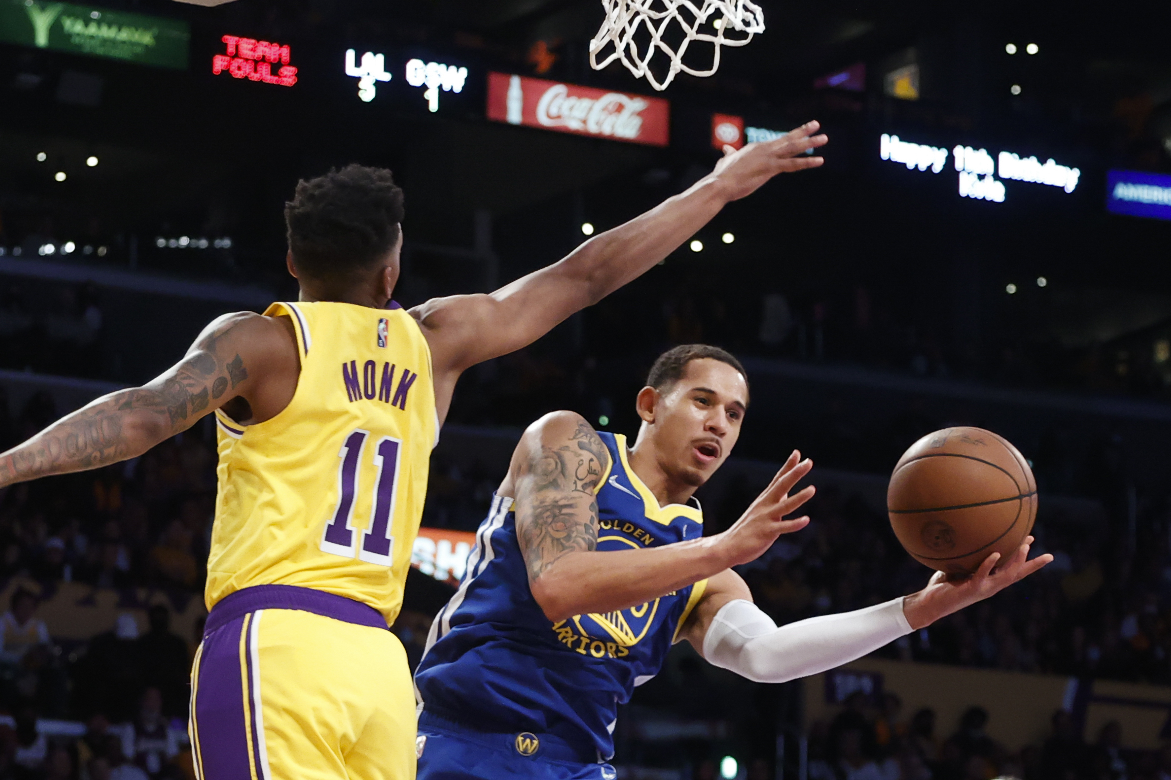 114-97: Curry le da un respiro a los Warriors en su partido sin Green -  Hola News, image size:2407x1605