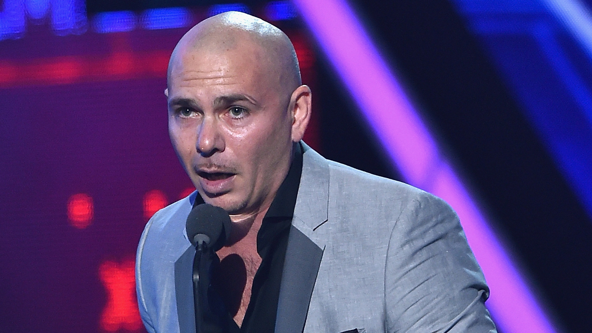 El momento más polémico de Premios Juventud Shows Primer Impacto