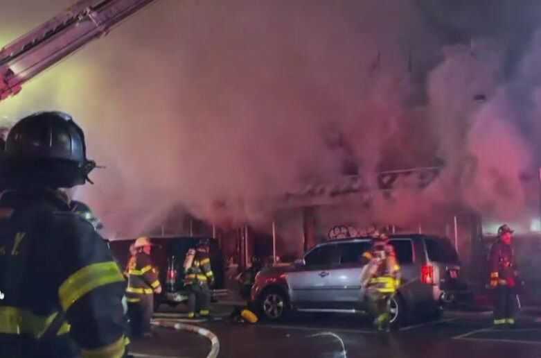 Incendio en supermercado C-Town en El Bronx deja cuatro personas heridas | Univision Nueva York WXTV | Univision