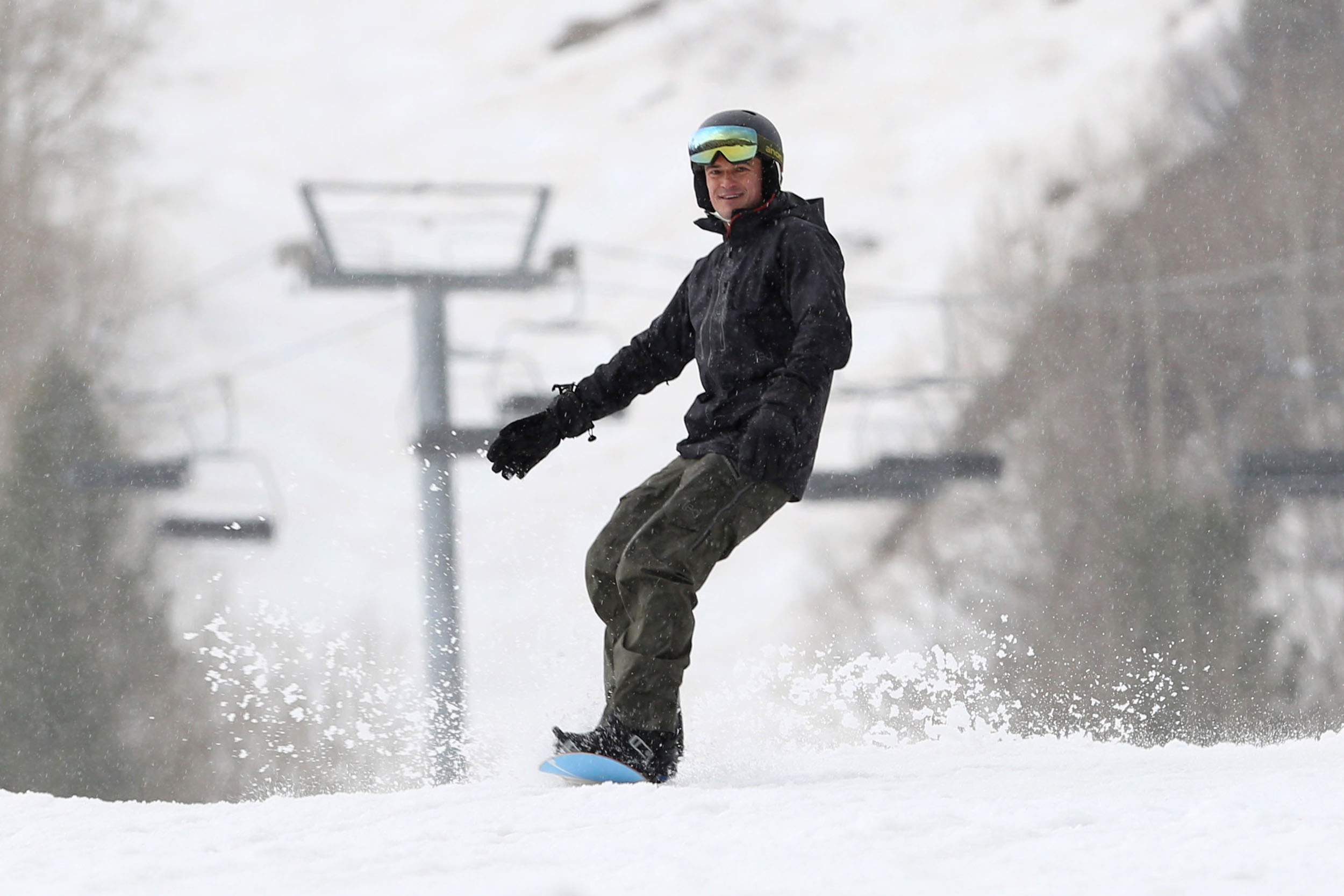 Orlando Bloom hace snowboard Univision Famosos Univision