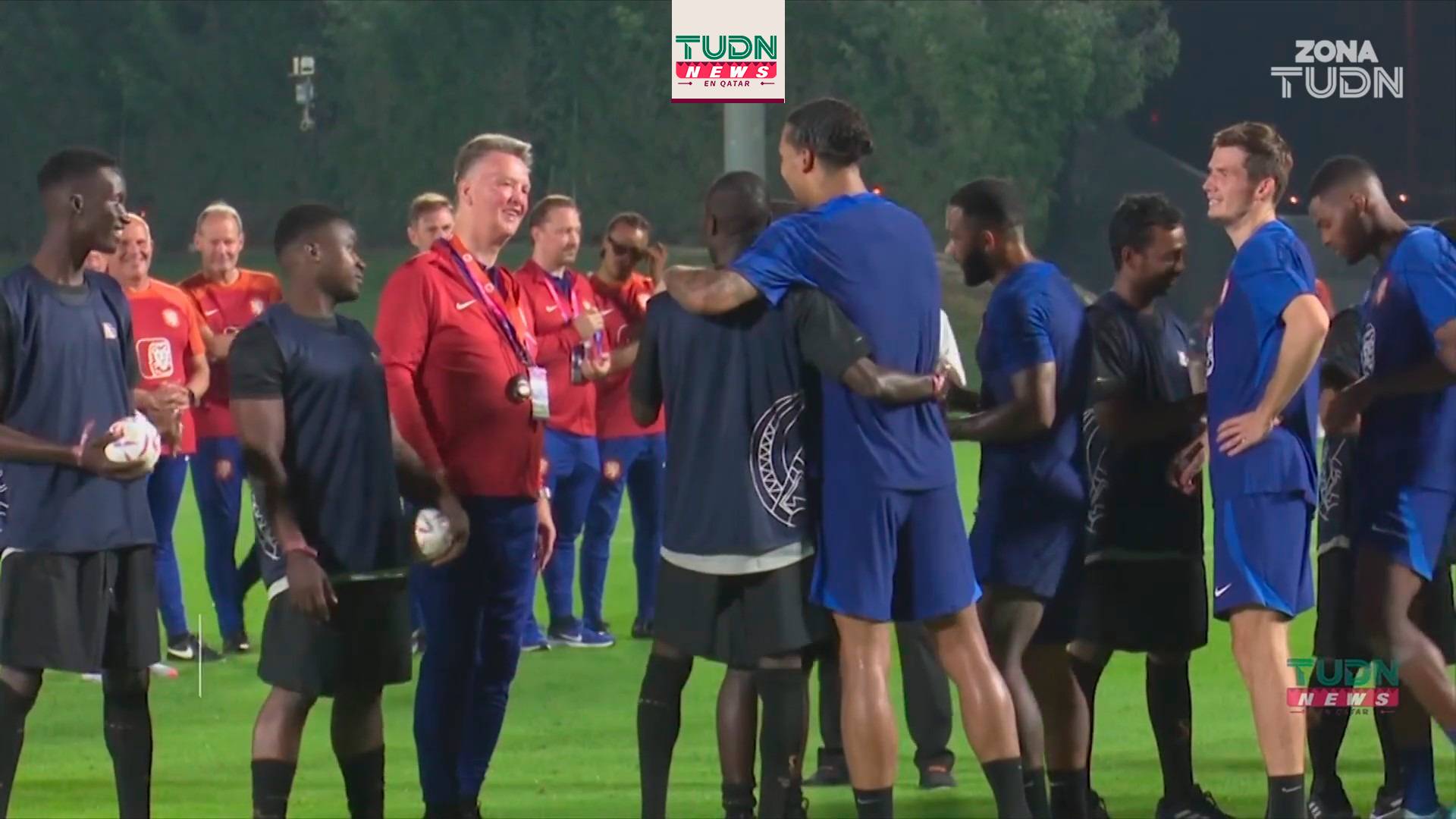 Selección de Países Bajos tuvo invitados especiales en su entrenamiento