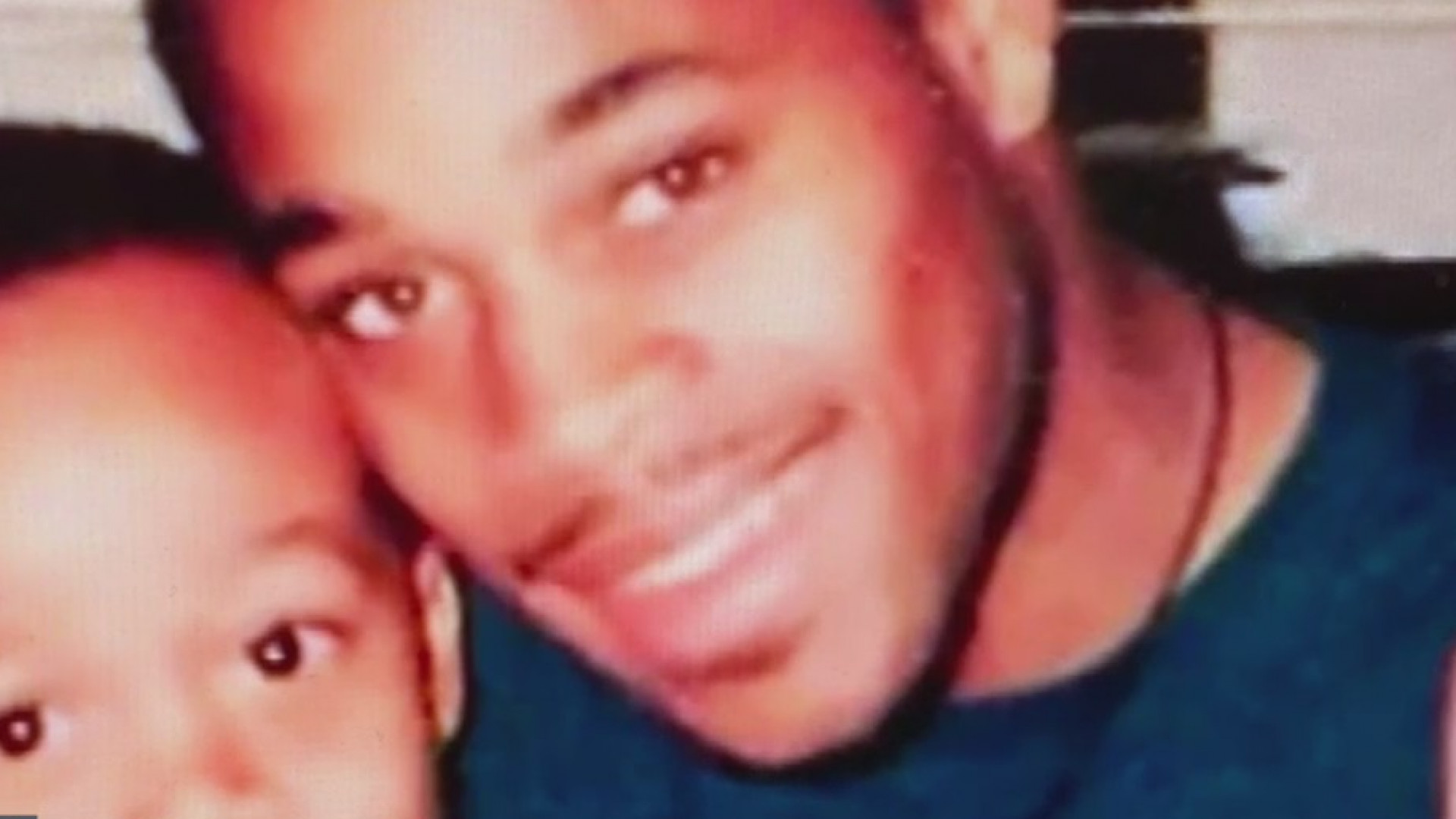 Rohff Et Son Fils Kaïs Piden justicia por hombre afroamericano que murió a manos de la policía en  2017 | Video | Univision Phoenix KTVW | Univision