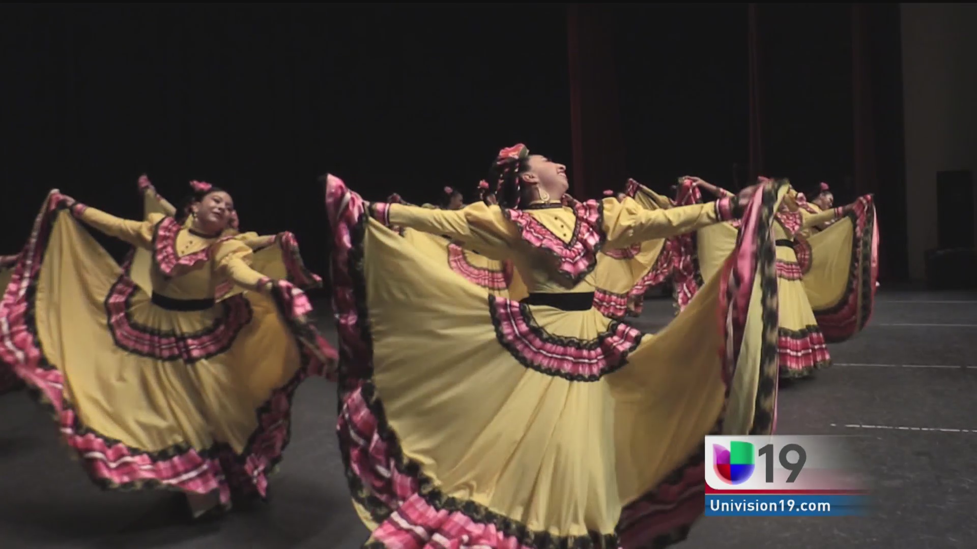 Baile folclórico, ¿tradición o espectáculo? Parte 1 Video Univision