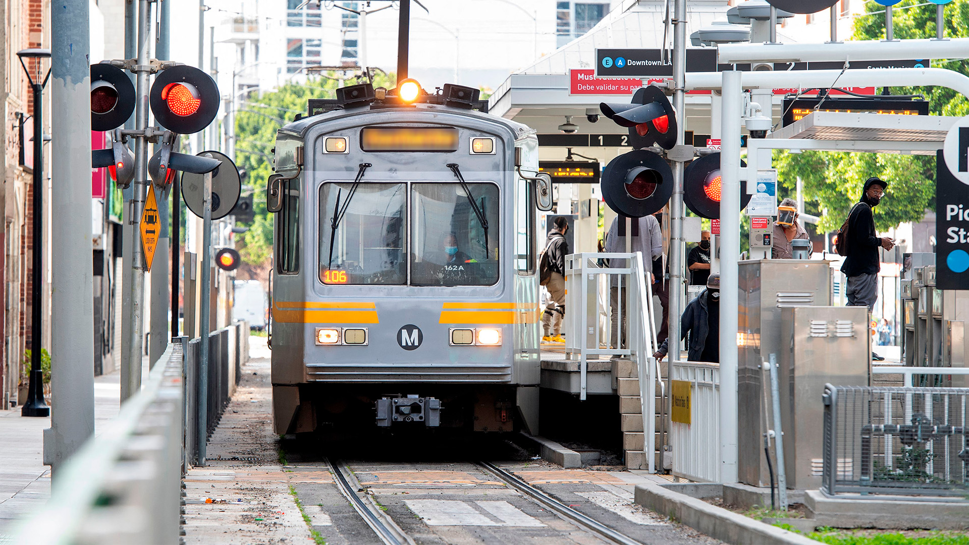 Anuncian programa de embajadores en el transporte público de Los