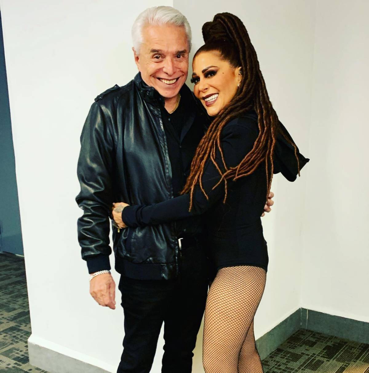 Alejandra Guzmán festeja los 79 años de su papá | Shows Canal U | Unicable