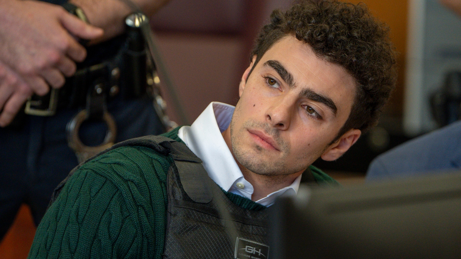 Michael Valentino Teofrasto Carturan: Acusan a otro inversor en  criptomonedas de secuestrar y torturar a un hombre para obtener sus  contraseñas y acceder de sus Bitcoins | N+ Univision Criminalidad |  Univision