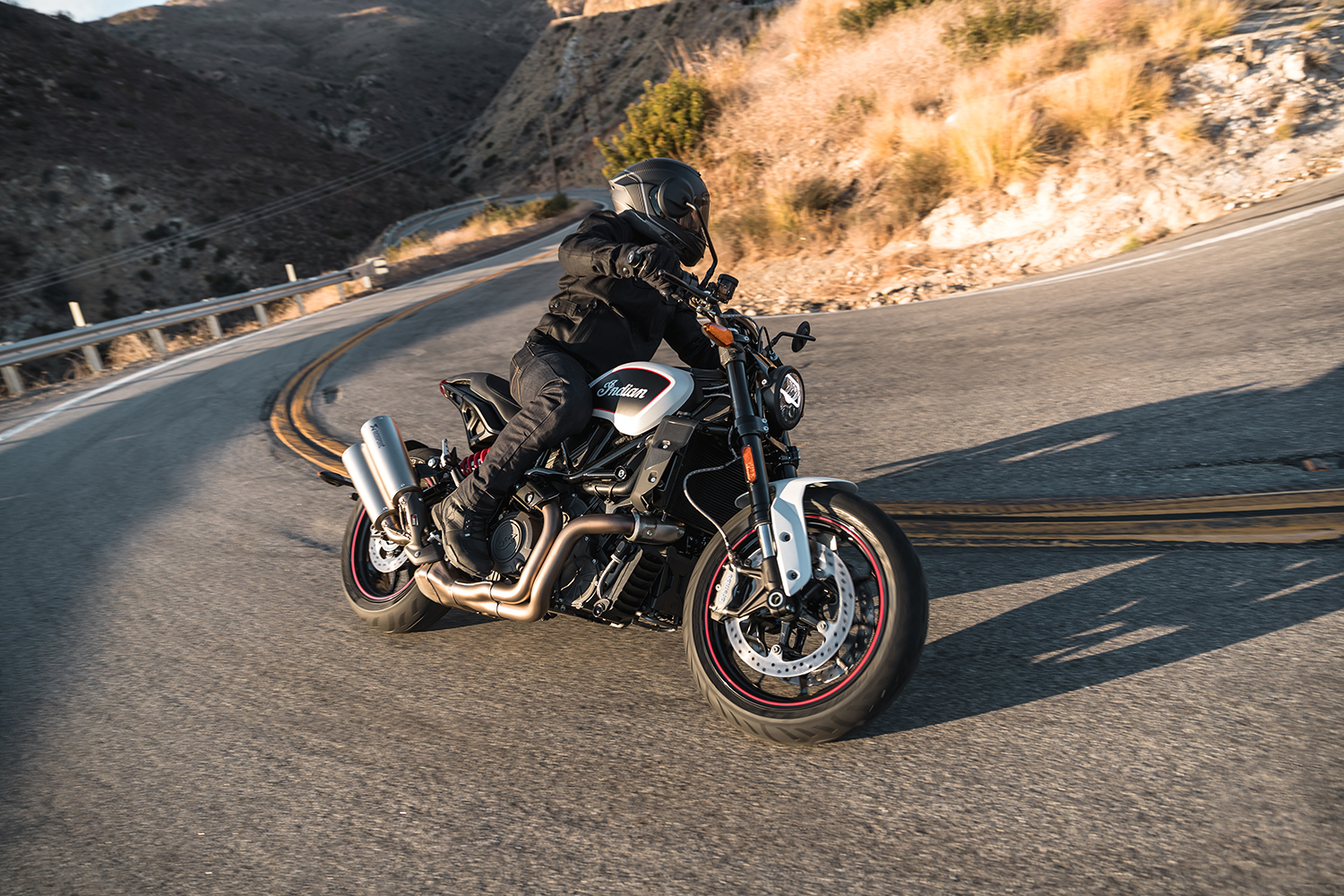 La moto más cara de la historia | A Bordo | Univision, image size:1500x1000