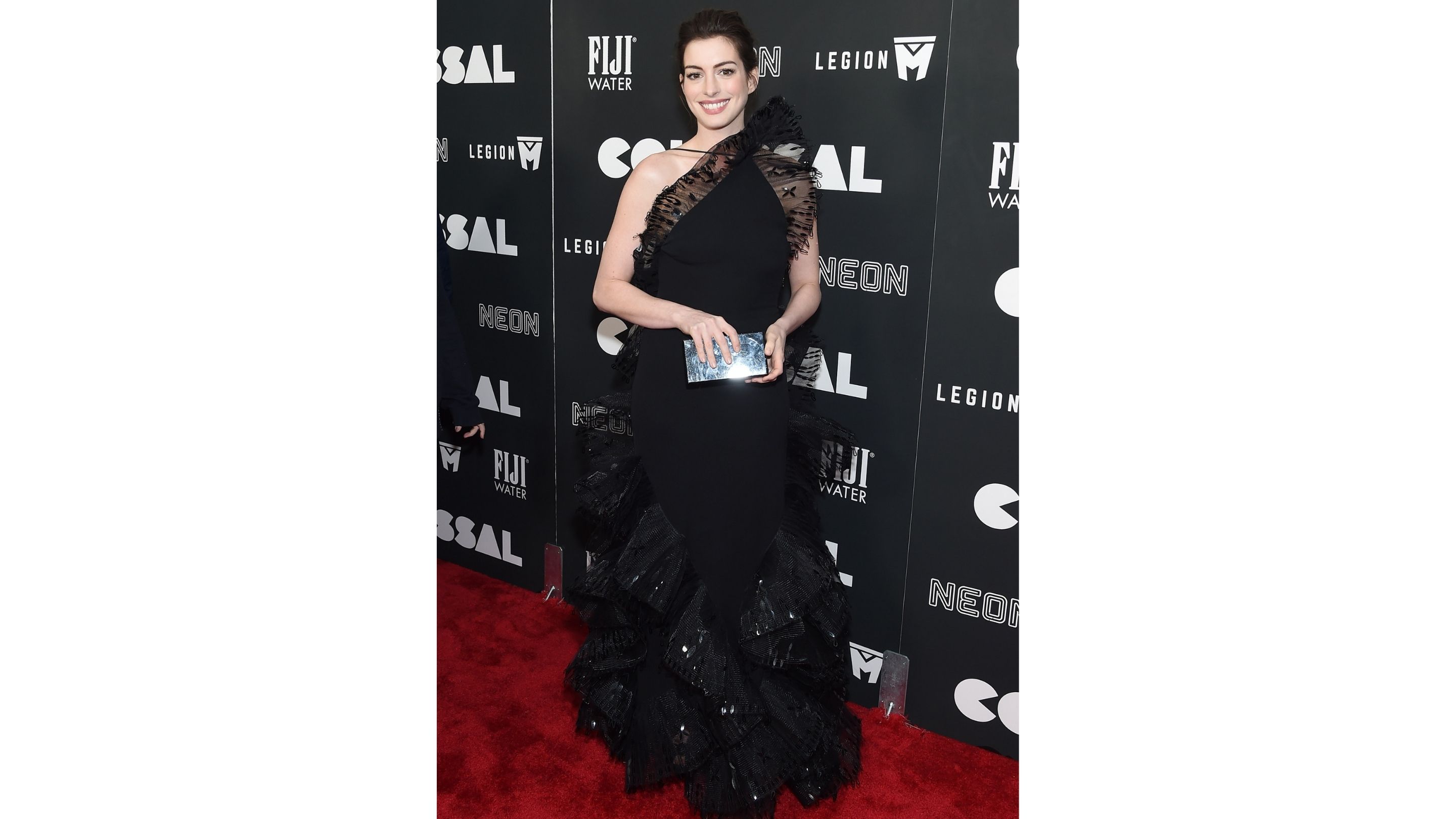 Los mejores looks que Anne Hathaway ha usado en alfombras rojas | Univision  Famosos | Univision, image size:2880x1620