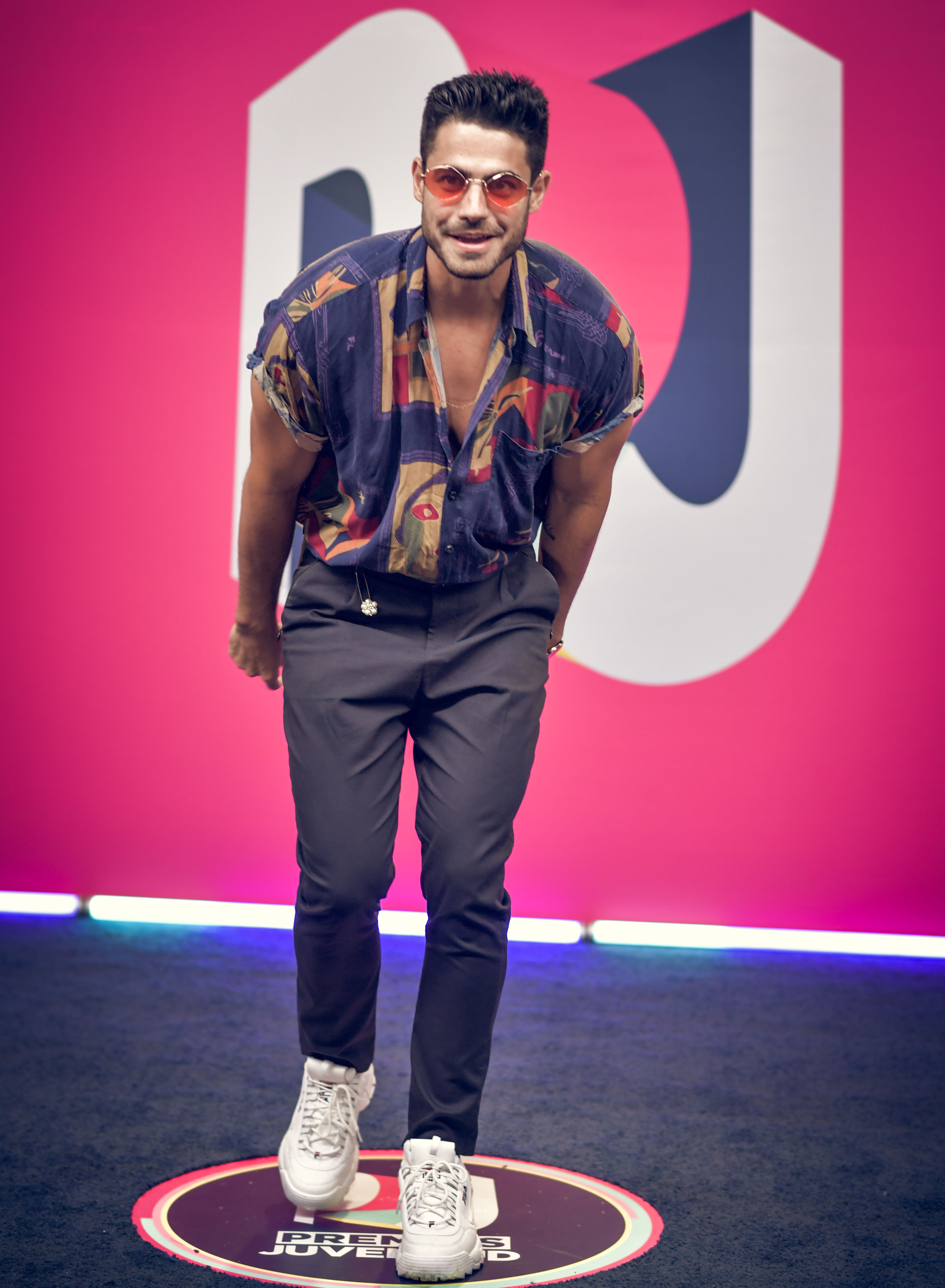 Los sneakers fueron los verdaderos protagonistas de la noche de Premios  Juventud 2018 | Premios Juventud | Univision