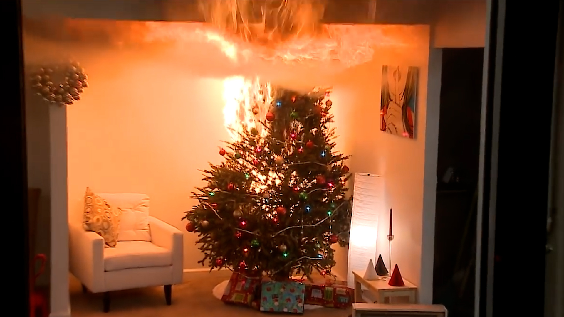 Así puedes evitar un incendio en tu hogar si tienes un árbol de Navidad  natural | Univision 65 Philadelphia WUVP | Univision, image size:1920x1080