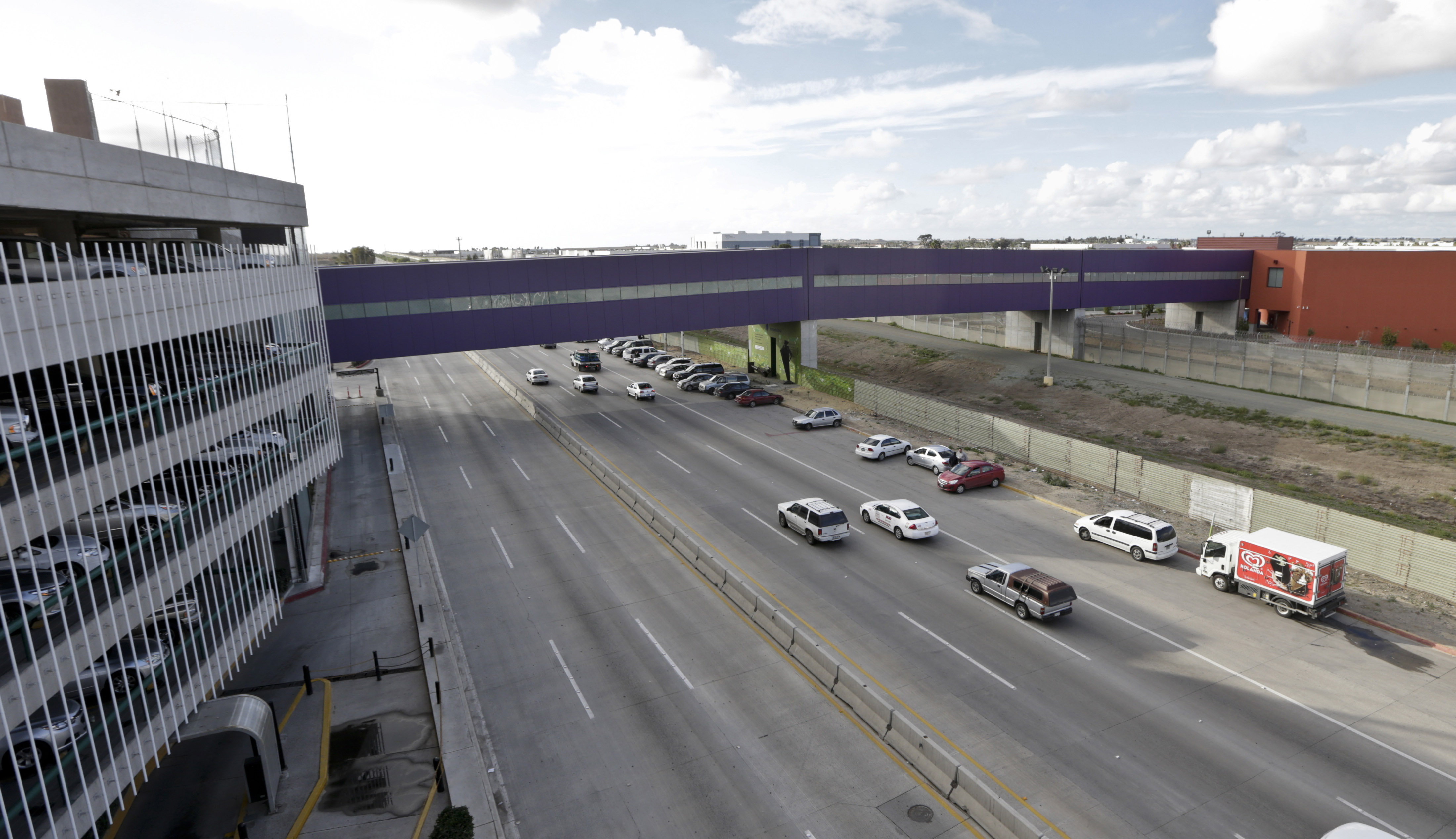 Inauguran Puente Que Comunica Aeropuertos De Tijuana Y San Diego 