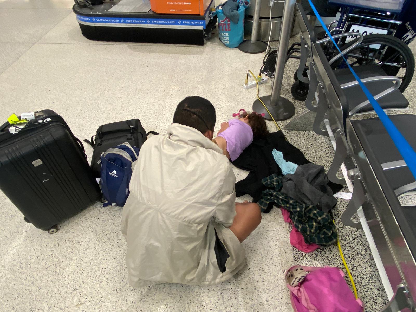 Siga estas medidas, esperan mayor trafico de pasajeros en el aeropuerto de  Miami por Memorial Day | Univision 23 Miami WLTV | Univision