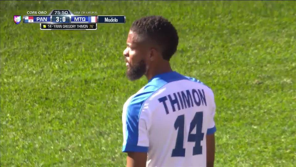 Tarjeta amarilla. El árbitro amonesta a Yann Gregory Thimon de