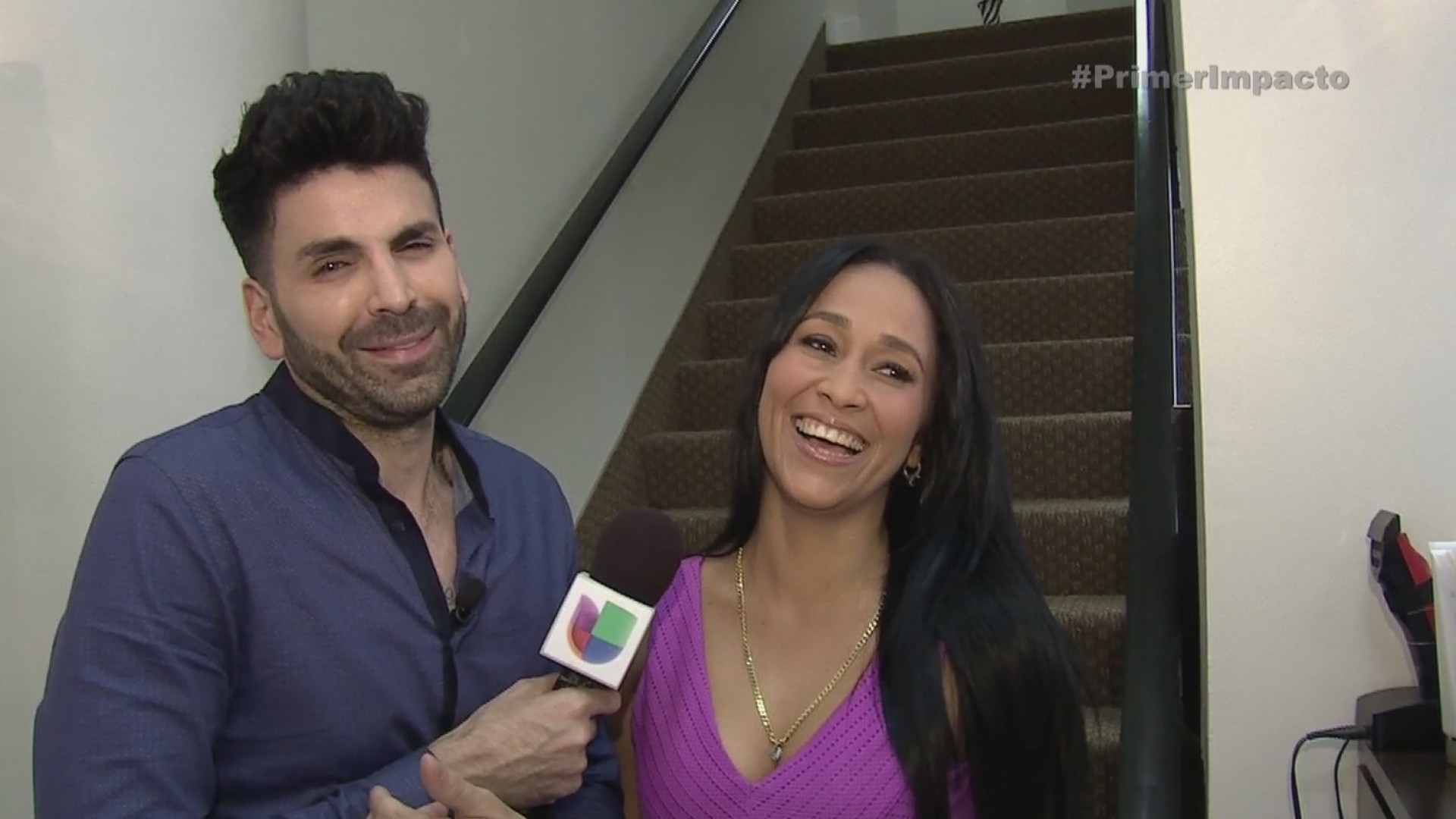 Jomari le ayuda conseguir trabajo a una cubana Shows Primer Impacto