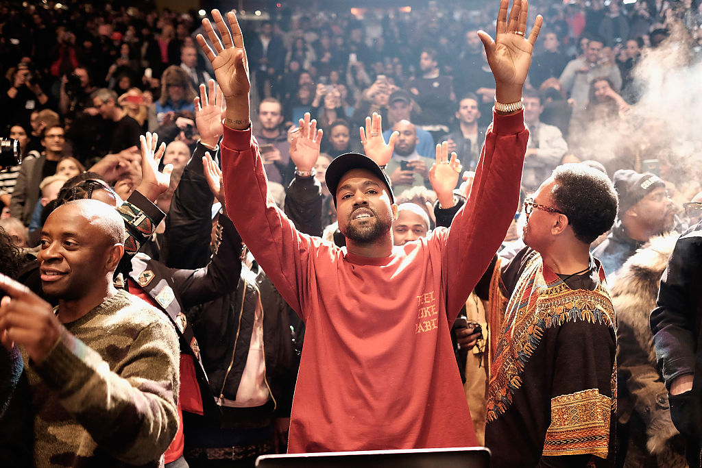 Increíble! Tenis de Kanye West alcanzan siete dígitos en subasta | Deportes  | TUDN Univision