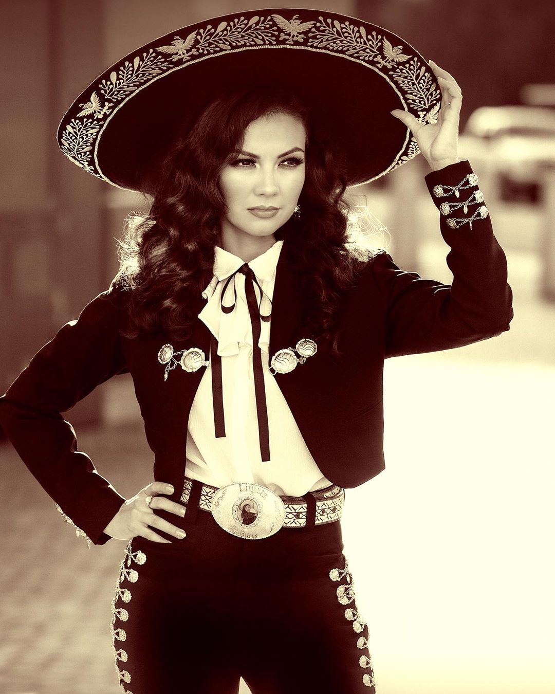 Lupita, nieta de Pedro Infante, estrena versión 'Deluxe' de su álbum