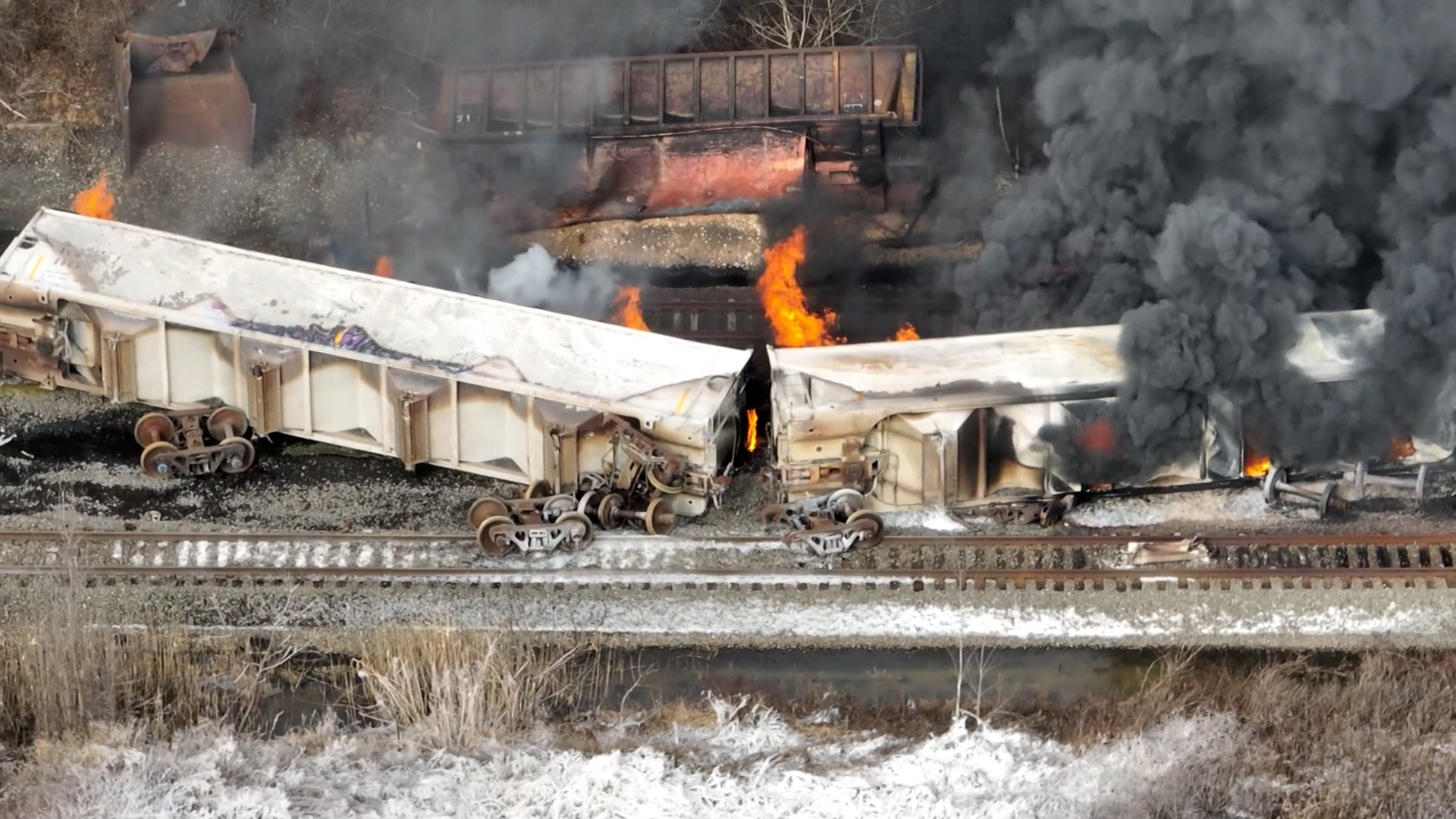 Planean una "liberación controlada" de material tóxico en el tren