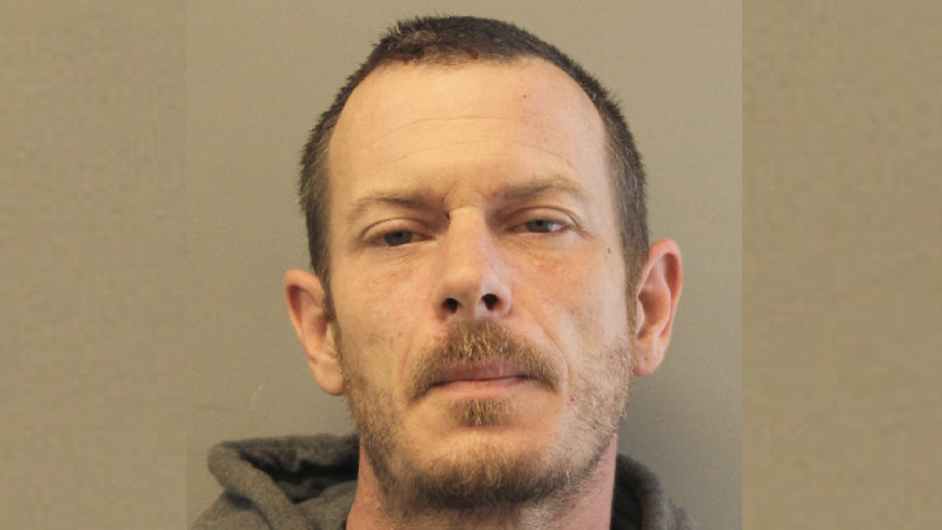 Hombre que causó accidente en condado Harris tenía 21 órdenes de