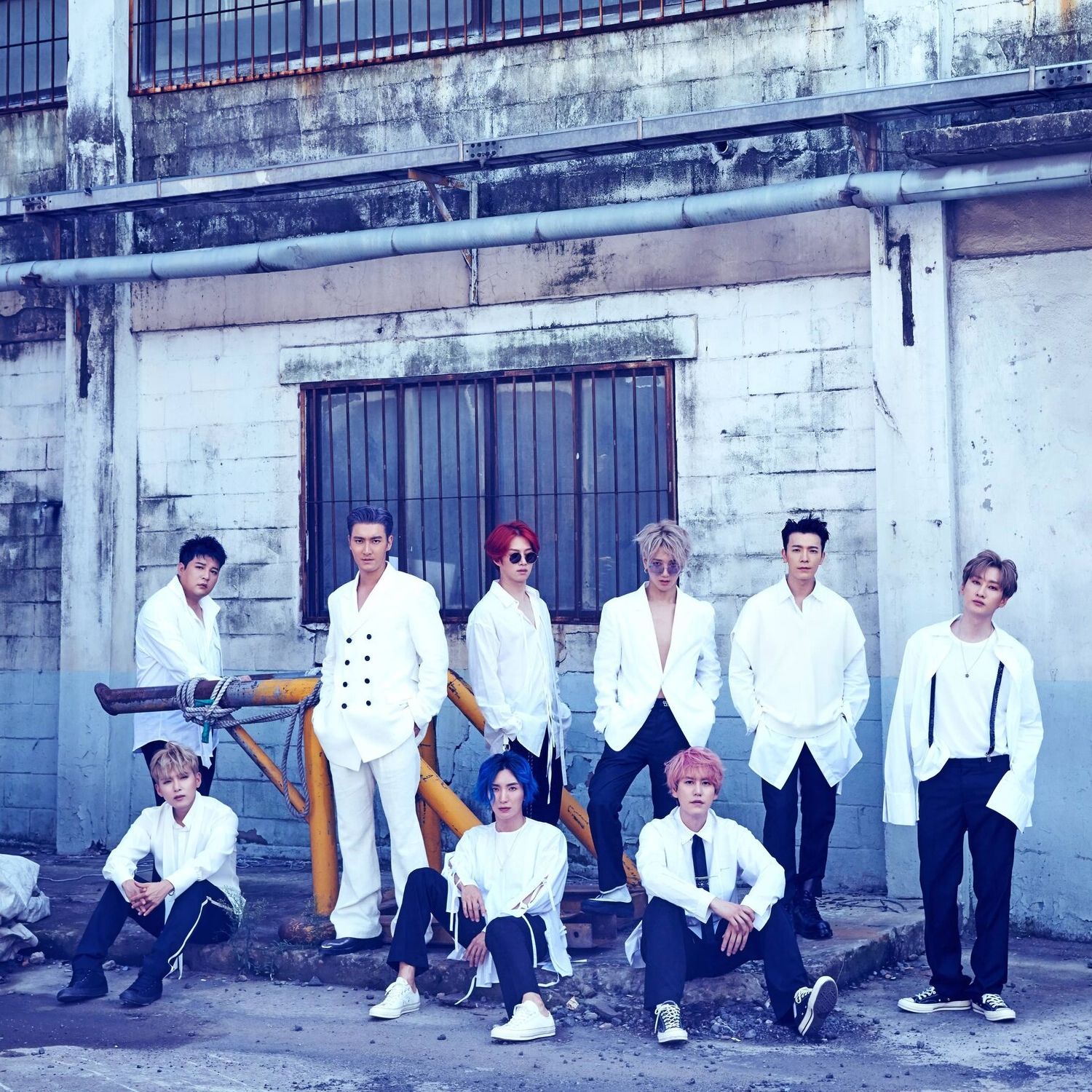 Super Junior muestra en el video de 'Super Clap' como serían en