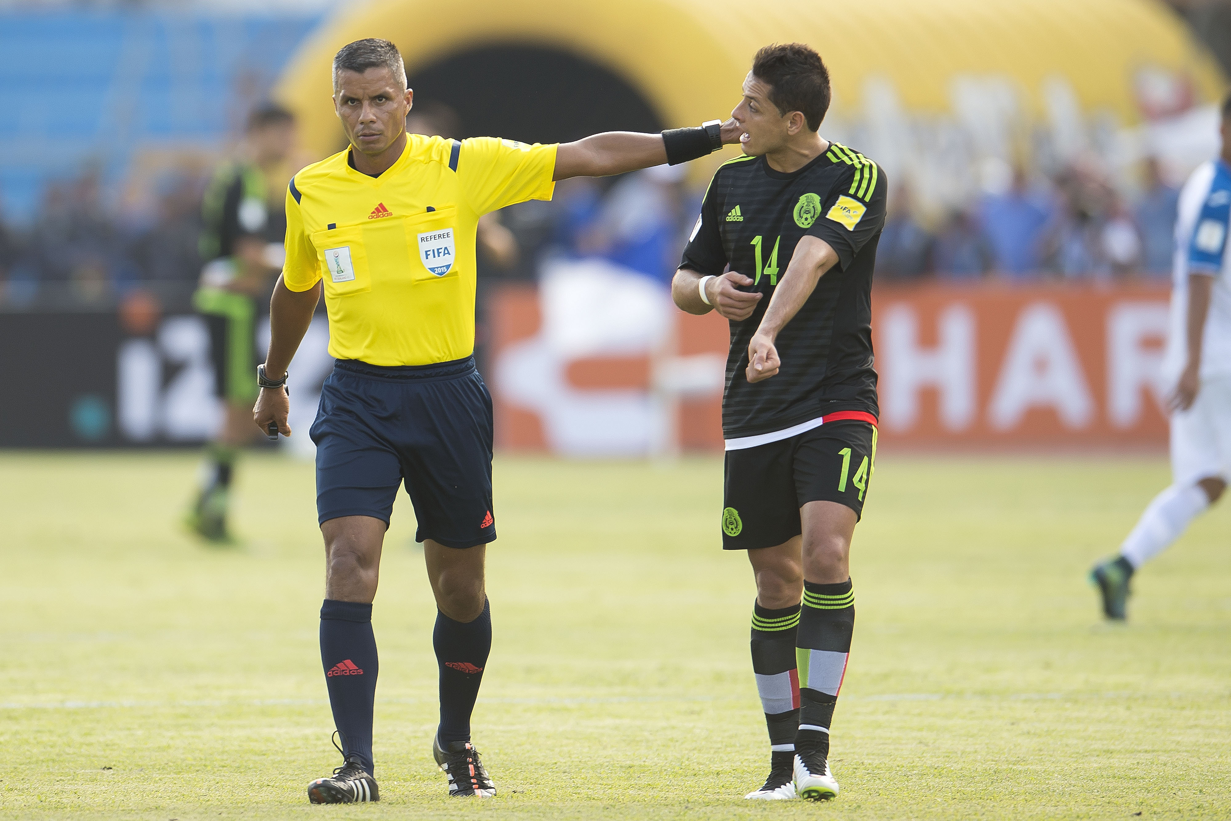 Facilitar Producción medio litro Quién es John Pitti, el árbitro que dirigirá México vs. Costa Rica? | Deportes Fútbol | TUDN Univision Facilitar Producción medio litro Quién es John Pitti, el árbitro que dirigirá México vs. Costa Rica? | Deportes Fútbol | TUDN Univision