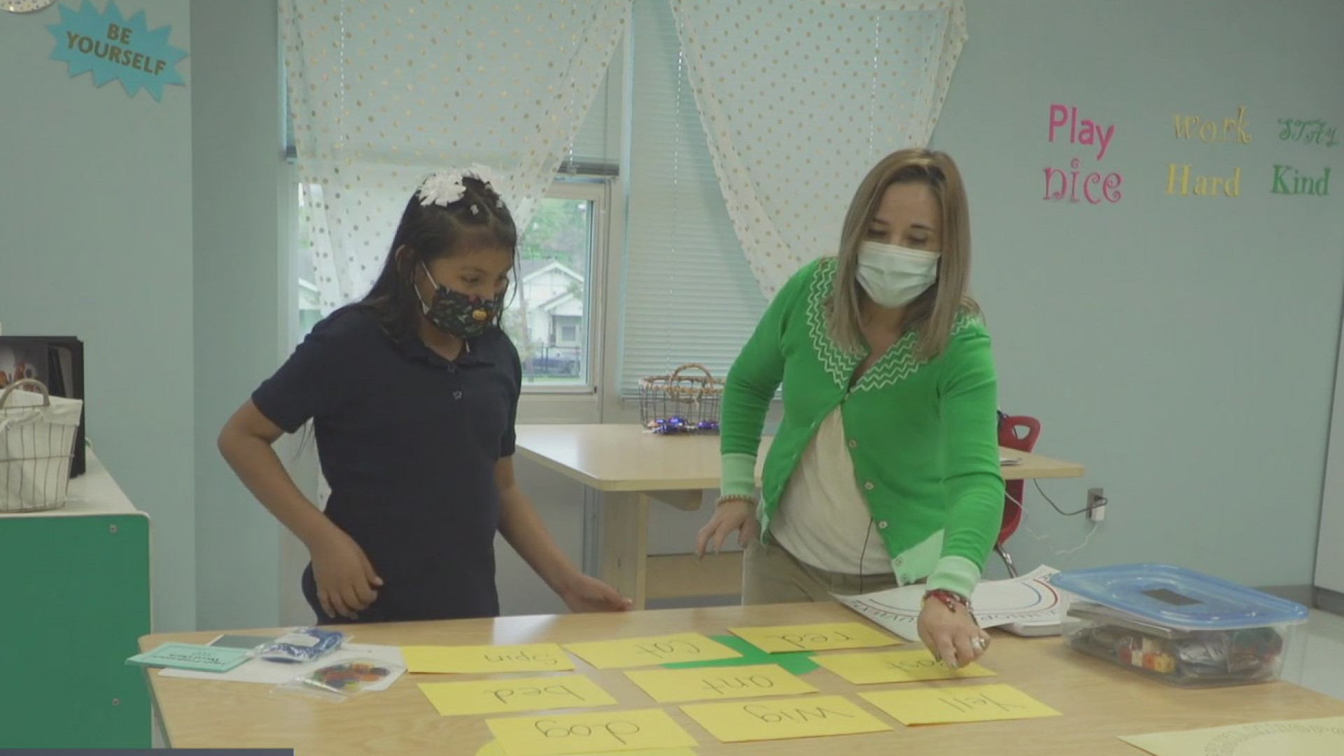Así es como el Distrito Escolar Independiente de Houston ayuda a niños