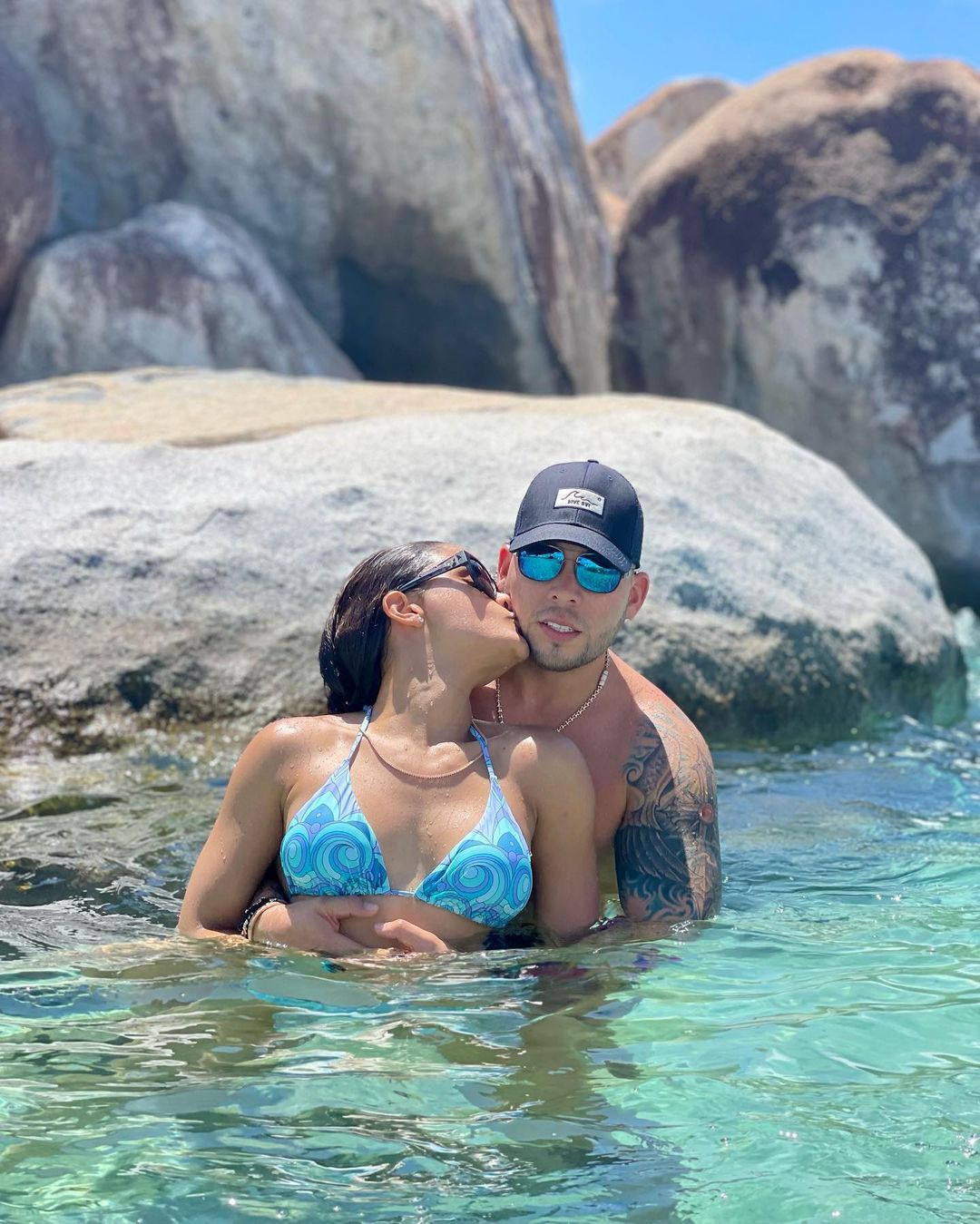 Clarissa Molina en WhatsApp: denuncia usurpación de identidad y lanza  advertencia | Univision Famosos | Univision