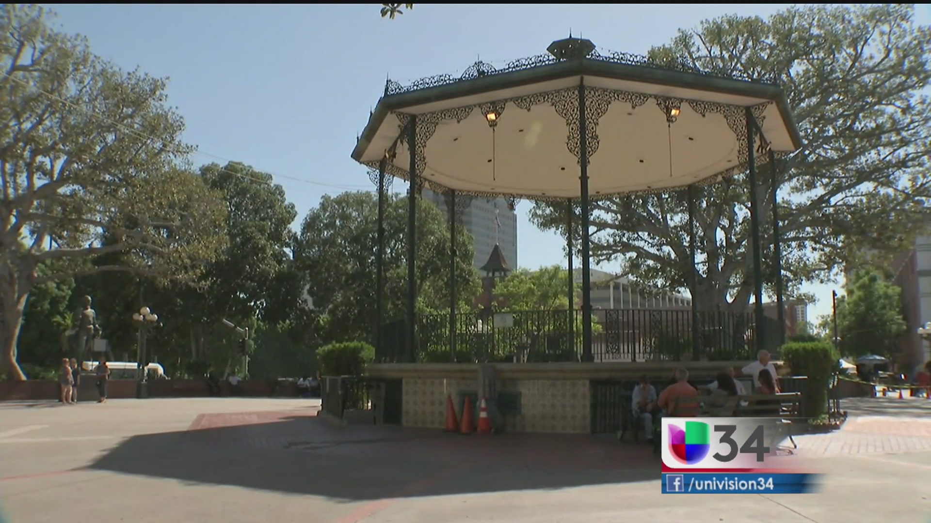 Distinguen a la Placita Olvera de LA Video Univision 34 Los Angeles