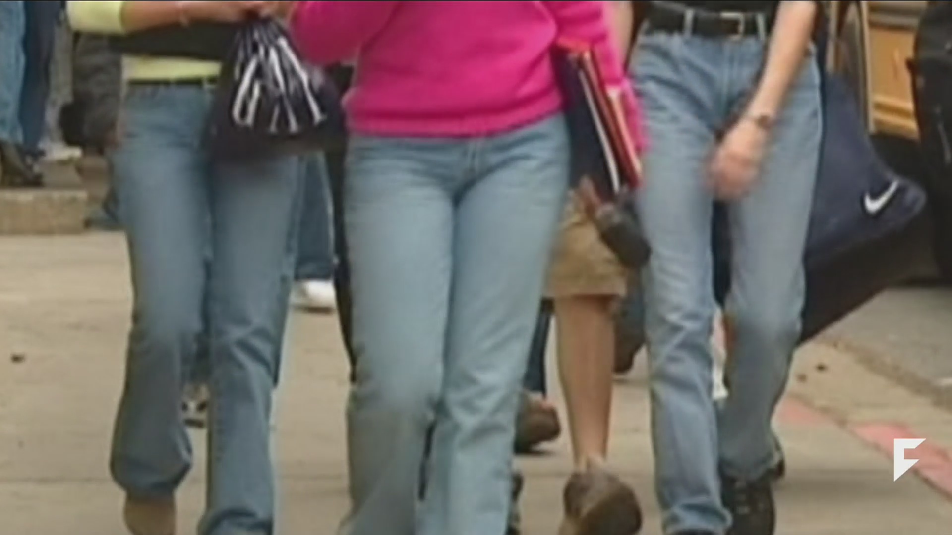 Controversial proposal allowing teachers to carry guns in schools in Florida Univision News
