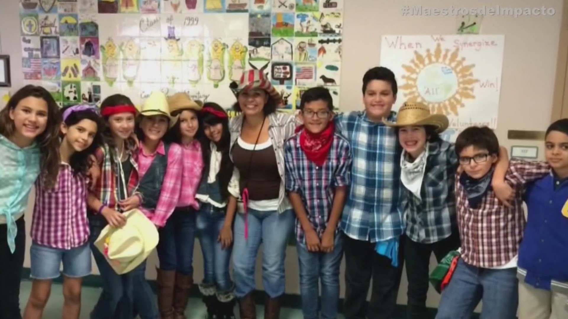 Maestra colombiana ayuda a niños inmigrantes a aprender ingles Shows Primer Impacto Univision