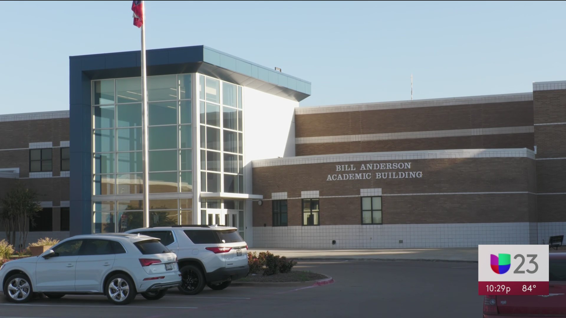 Policía de Fort Worth investiga pelea que dejó apuñalado a un