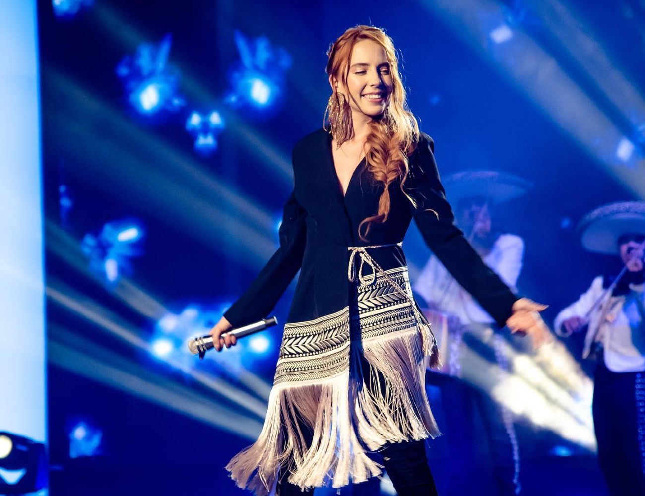 Majo Aguilar estrena "Hoja En Blanco", canción para tu ex que aún amas