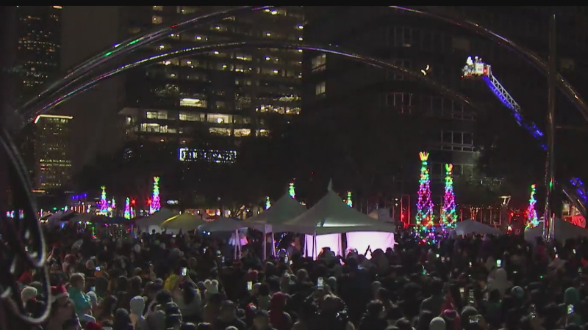 Houston le da la bienvenida a la Navidad con el tradicional encendido