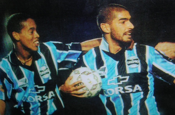 De Uruguay, México, Israel, entre otros: La enorme colección de equipos del 'Loco' Abreu sigue creciendo | Deportes Fútbol | TUDN Univision