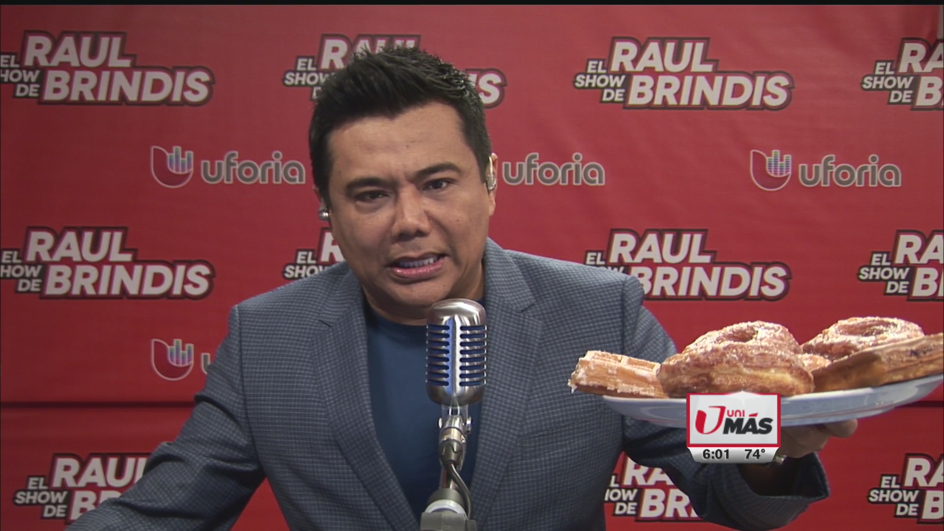 ¡Qué rico! Raúl Brindis celebra “El Día de la Dona” Video Univision