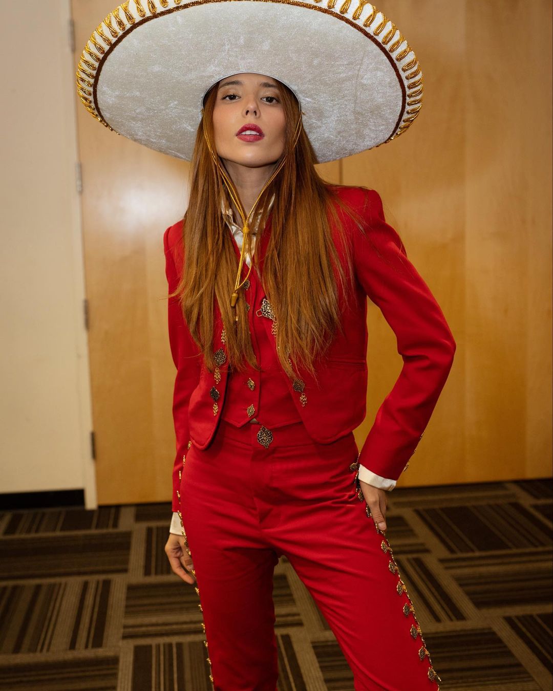 Majo Wa Nido Scan Vf Majo Aguilar se coloca con 'Hoja En Blanco' en primer lugar de la radio