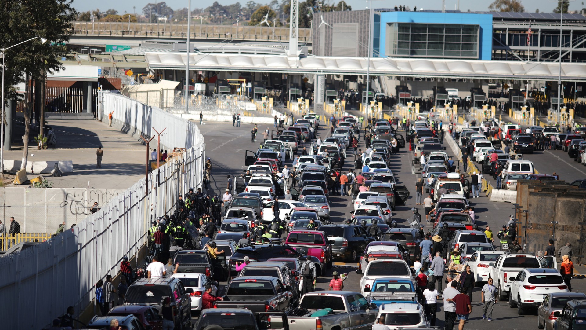 академия футбола в мехико сити. тихуана мексика на карте. клуб америка тихуана прогноз. граница мексики и сша. граница мексики и сша.
