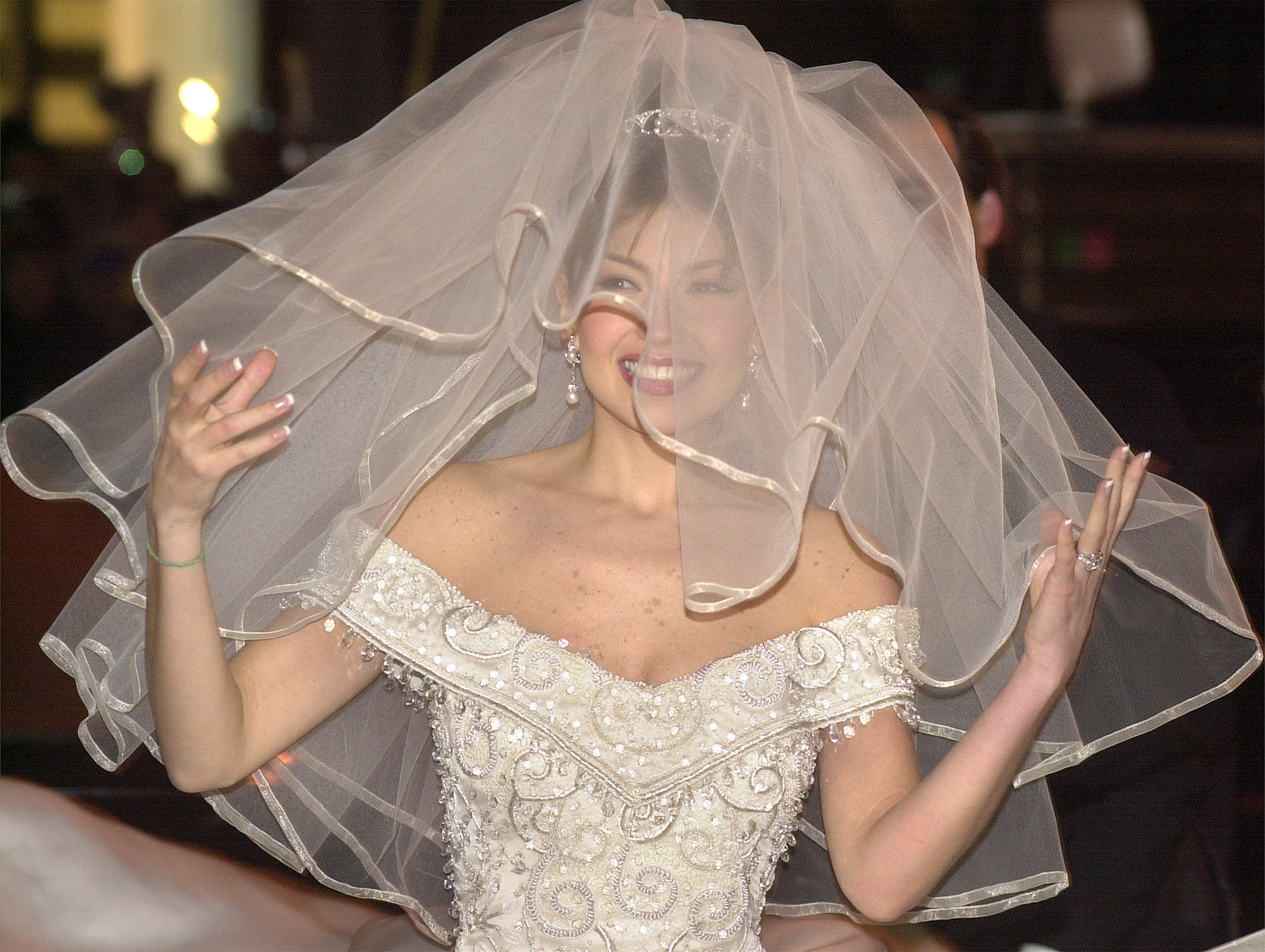5 bodas de famosos que fueron televisadas: Lucero y Mijares, Thalía y Tommy  Mottola, y otros | Famosos | Univision