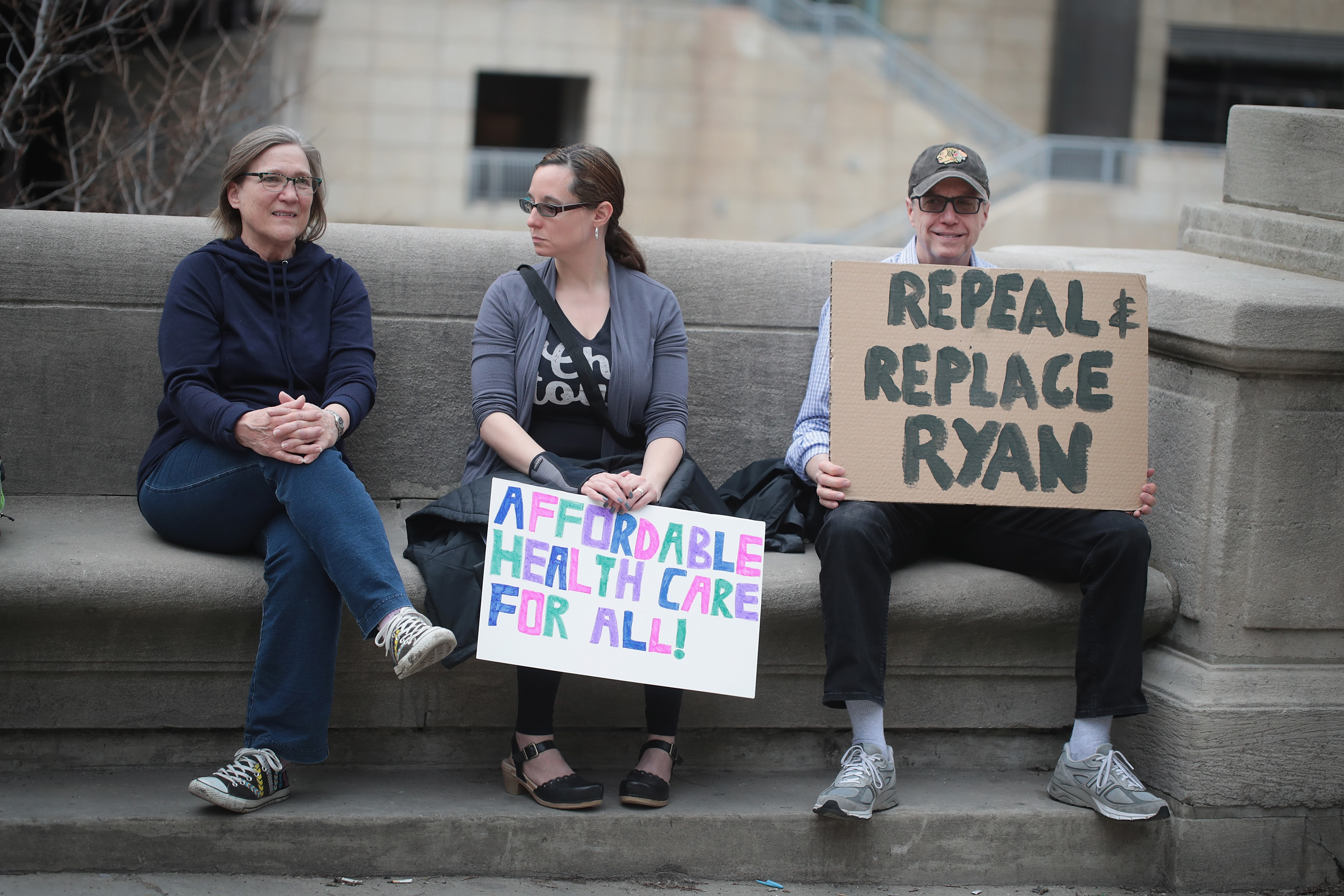 Украина 24 прямой эфир. Трущобы читы. Такое не покажут по центральным каналам. Компрометирующие ситуации. Публичная оргия в центре москвы.