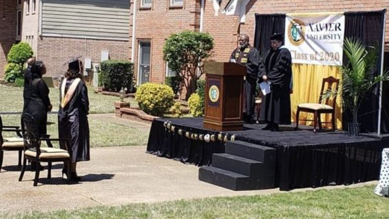 Memphis dad builds graduation stage for his daughter Univision Vibe