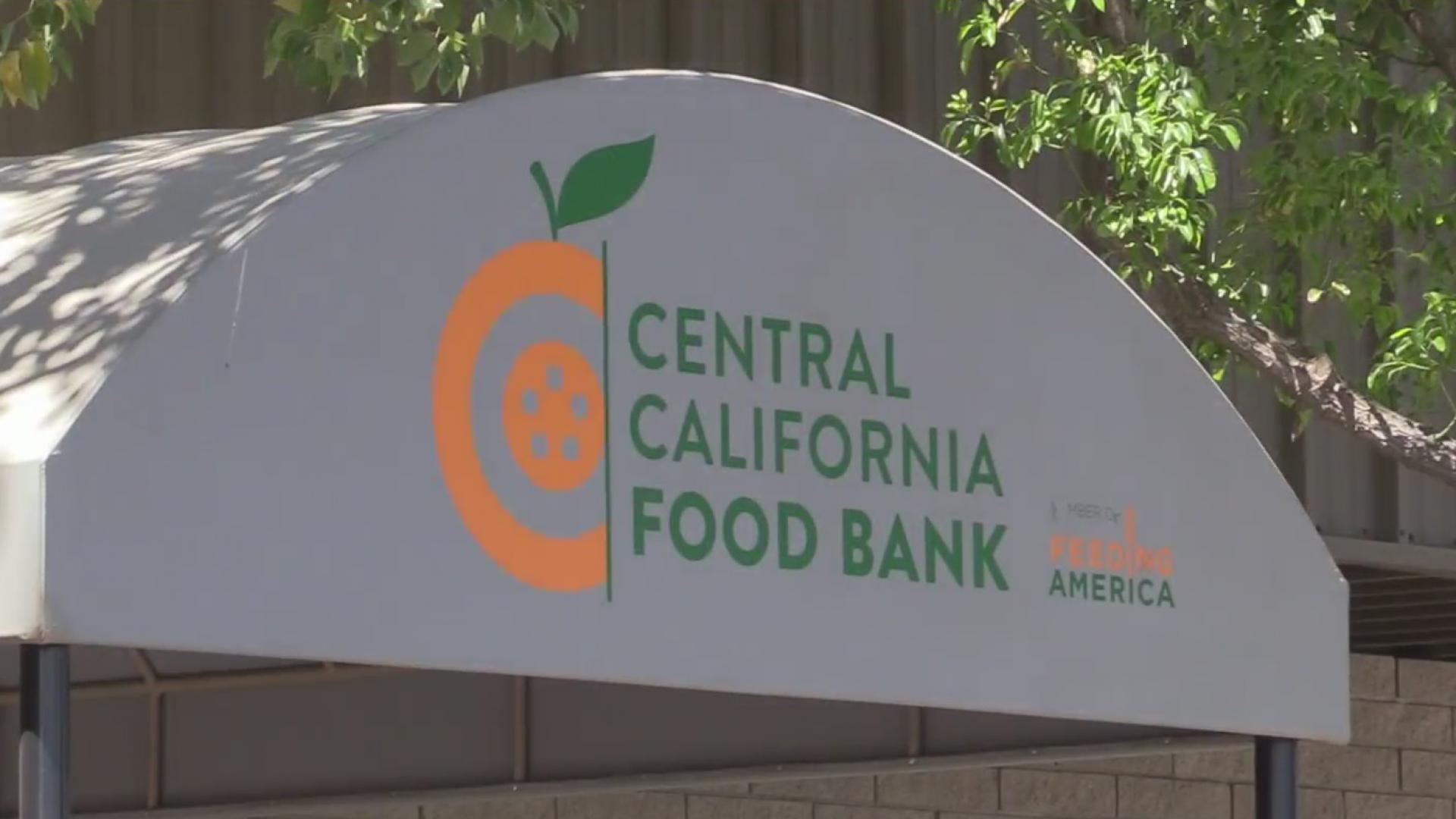 El Banco de Comida del Centro de California distribuye alimentos a