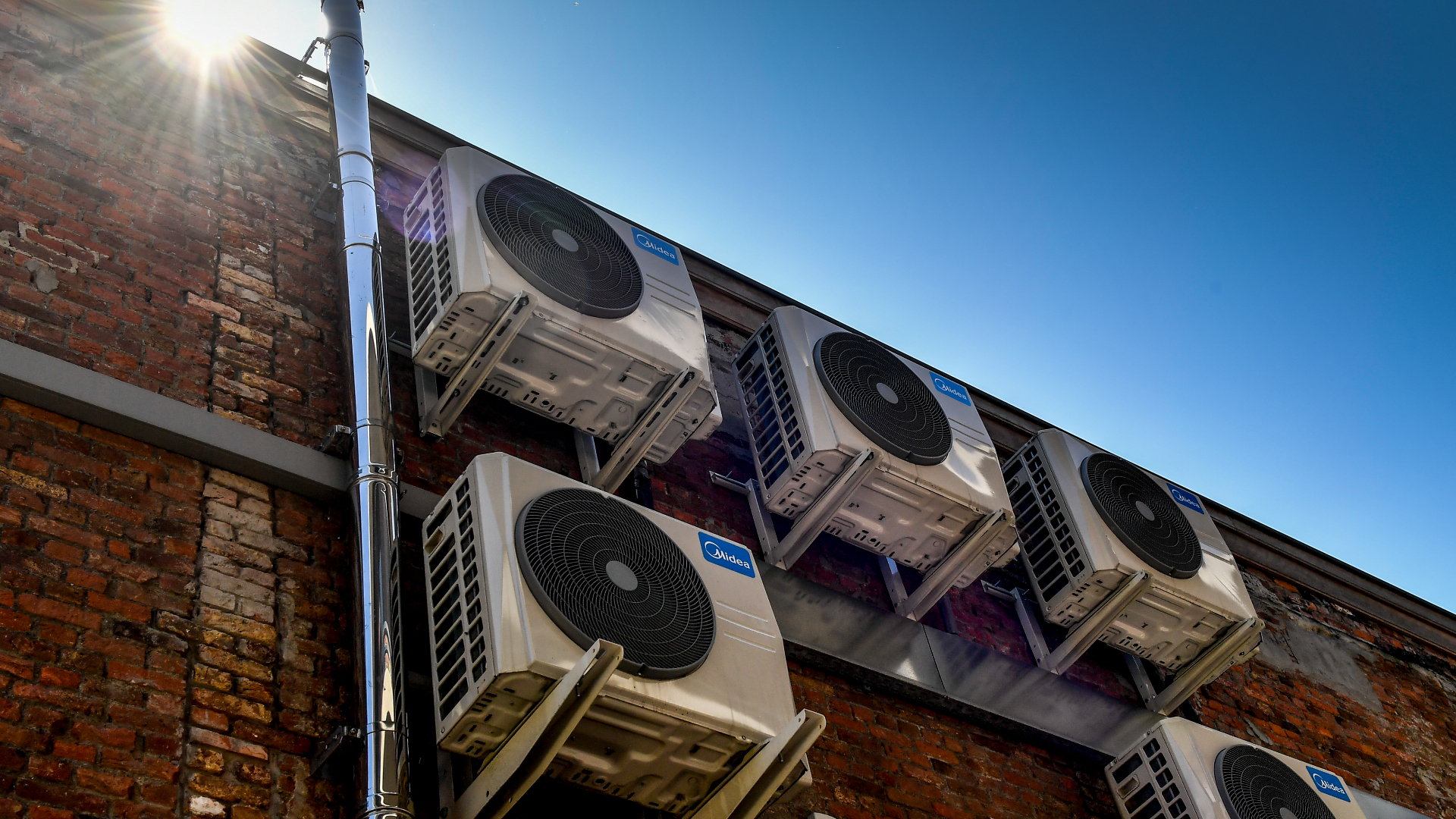 “NYC Low Income Air Conditioning Program: Apply Now for Free AC and Fan”