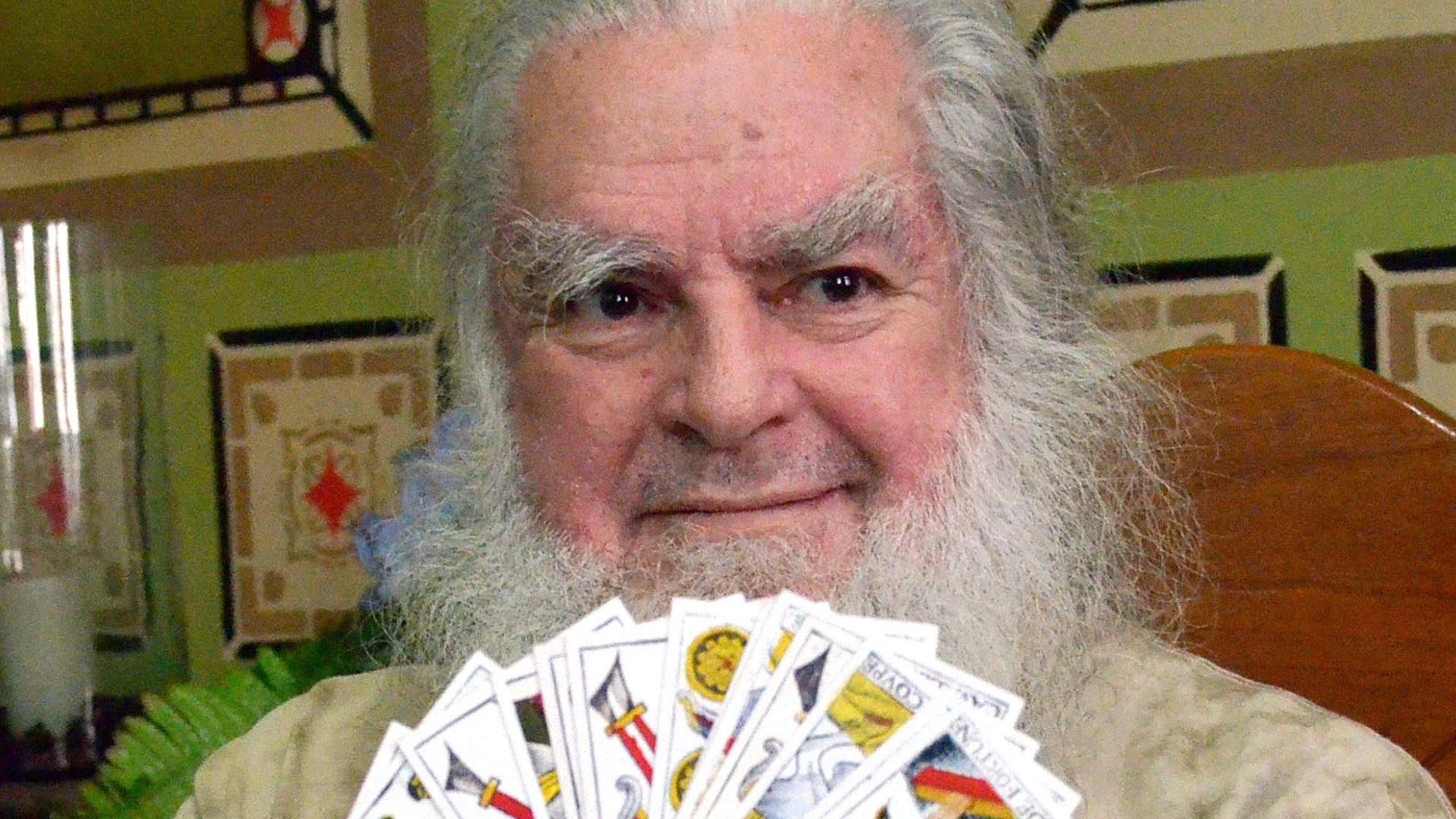 El Gordo y La Flaca llora la muerte de El Brujo Mayor esta fueron sus